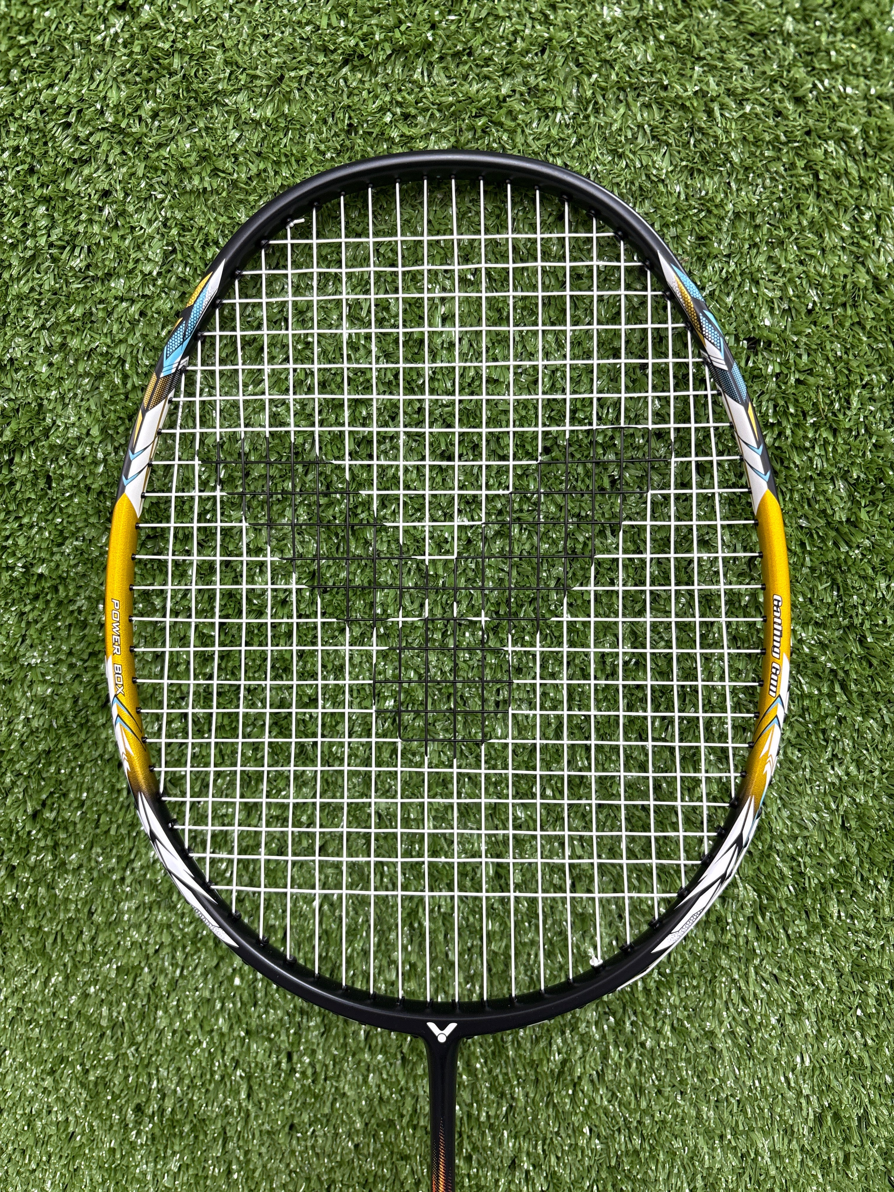 Victor Thruster K M134 Black Badminton Racket - Professional Carbon Fiber Badminton Racquet for Advanced Players - Perfect for Tournaments & Training Sessions