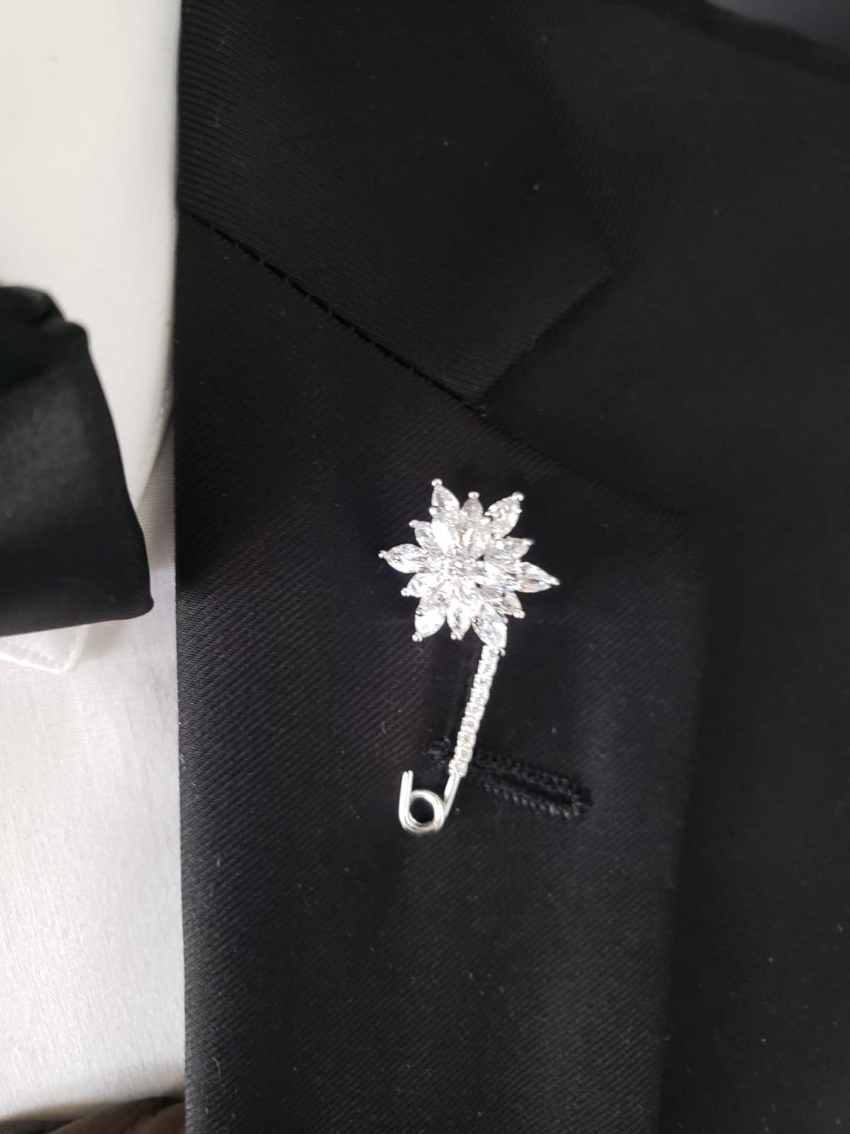 Custom Rays of Sunshine Lapel Pin - Enamel Sun Badge for Jackets, Hats & Bags - Perfect for Gifts, Collectors & Fashion Accessories