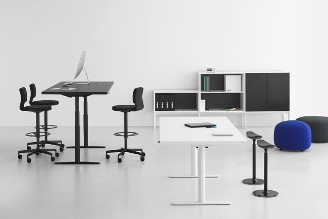 Lab S71 Stool by Lapalma - Modern Adjustable Bar Stool for Kitchen, Dining & Office - Ergonomic Design with Footrest & Swivel Base - Perfect for Home, Restaurant & Commercial Use