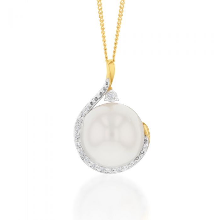 9ct Gold 13-15mm White South Sea Pearl and Diamond Pendant Necklace with 45cm Chain - Elegant Jewelry Gift for Women, Perfect for Weddings, Anniversaries and Special Occasions