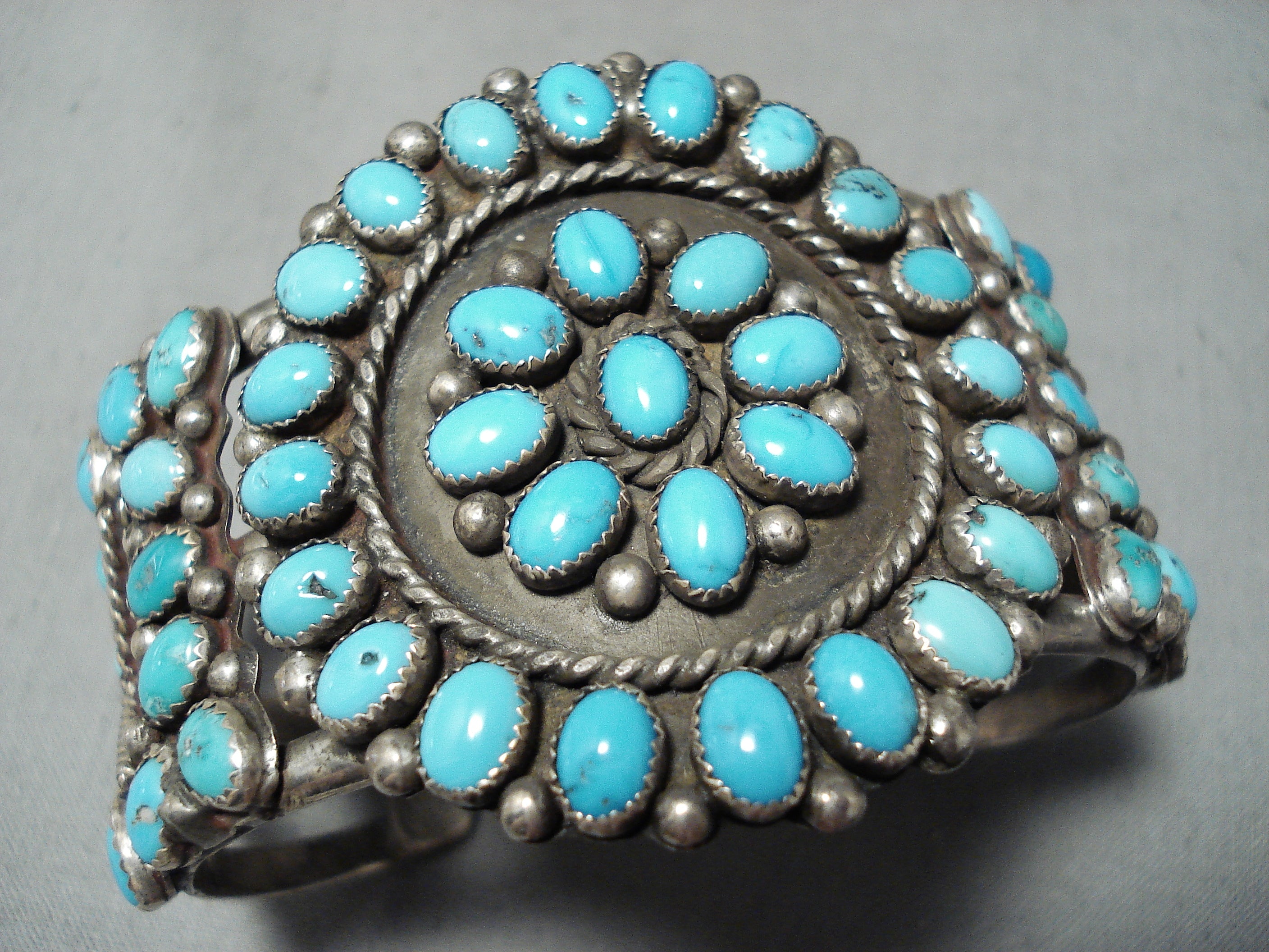 Vintage Navajo Turquoise Sterling Silver Bracelet - Handmade Native American Jewelry for Women - Perfect for Boho, Western & Festival Fashion