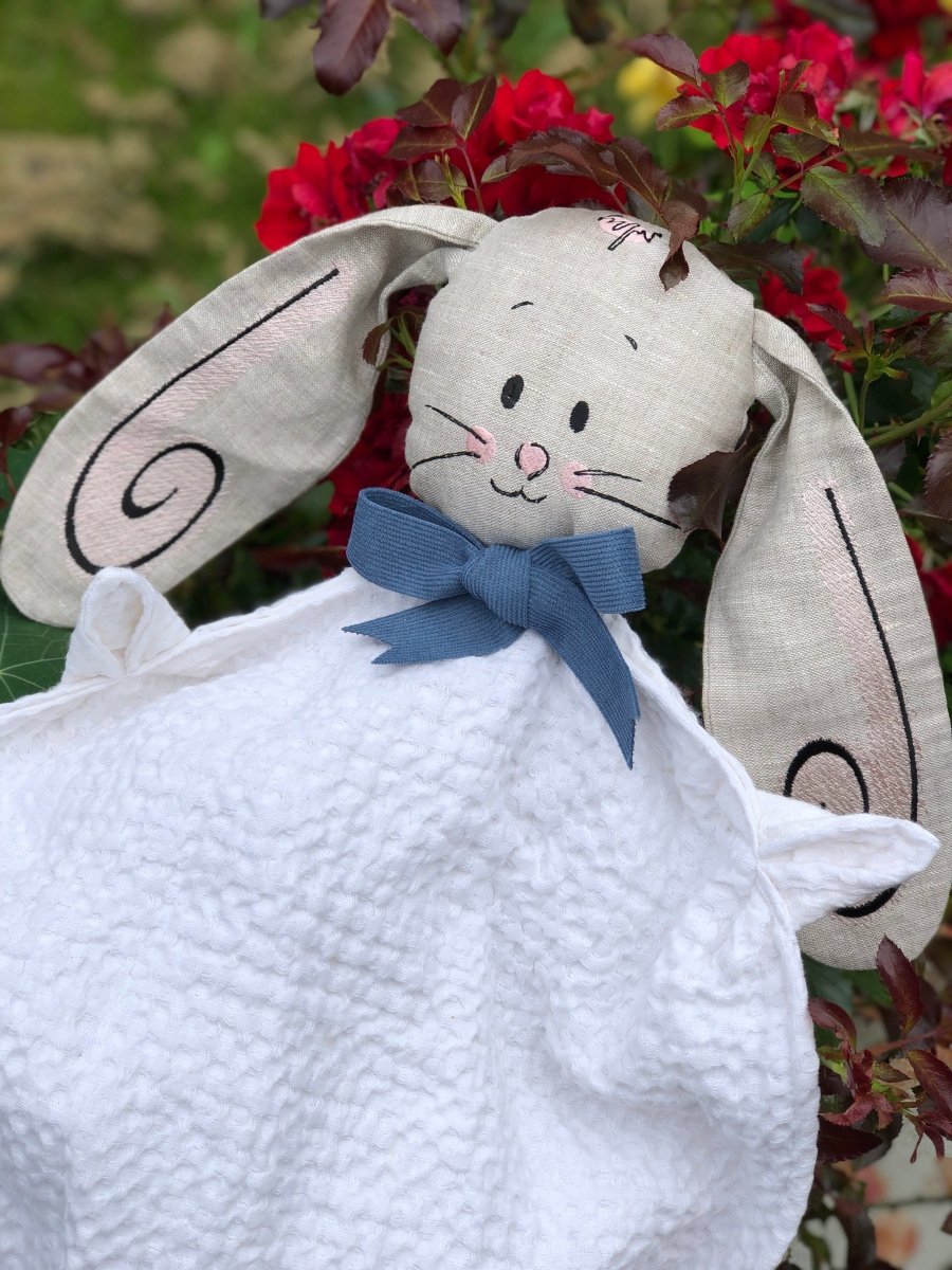 Soft Organic Cotton Baby Lovey Blanket - Adorable Bobbi Design for Newborns & Toddlers - Perfect for Cuddling, Naptime & Nursery Decor