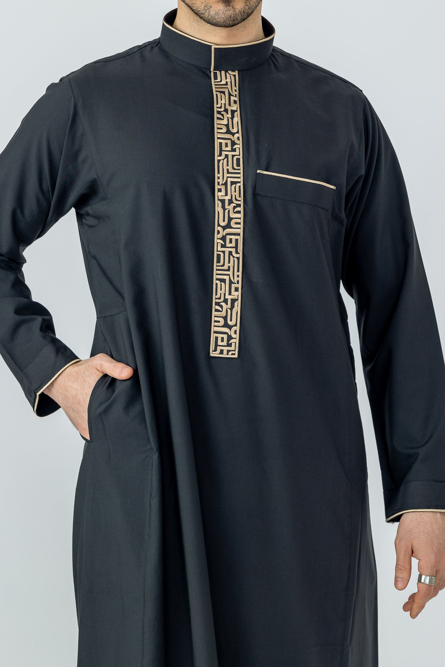 Black Arabic Calligraphy Jubba - Traditional Islamic Thobe for Men - Perfect for Eid, Ramadan & Special Occasions