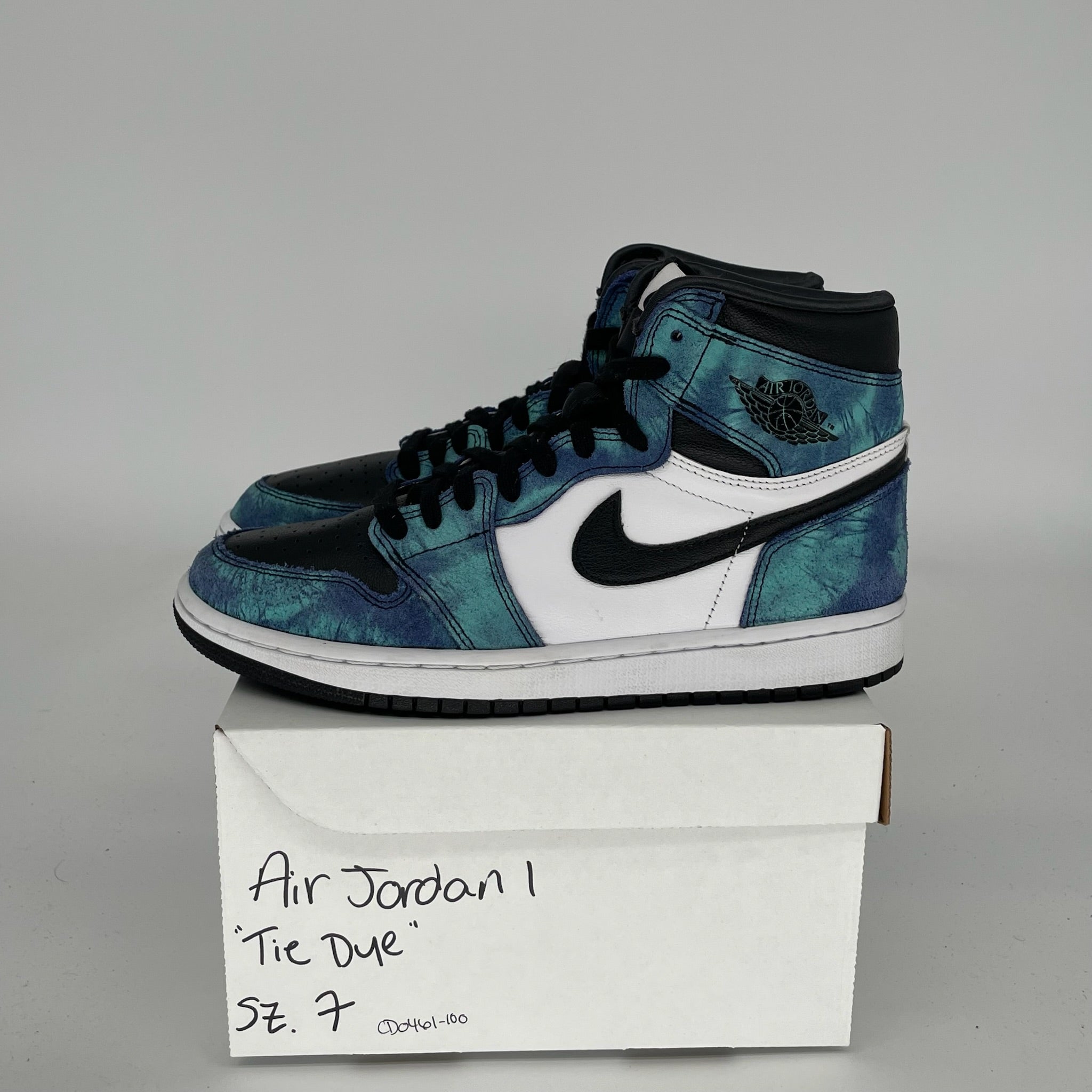 AIR JORDAN 1 Tie-Dye Sneakers Women's Size 7/8.5W - CD0461-100 | Retro Basketball Shoes for Women, Streetwear Fashion & Casual Wear