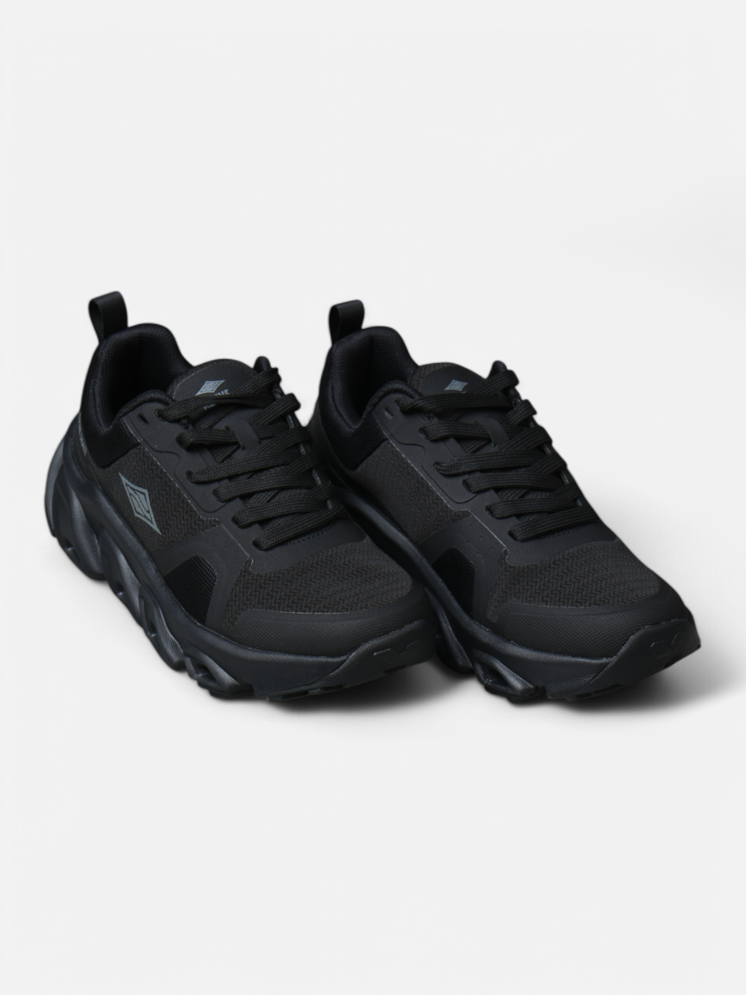 Alpine Skate Women's Kalispell Black Sneakers - Comfortable & Stylish for Casual Wear, Skating, and Outdoor Activities