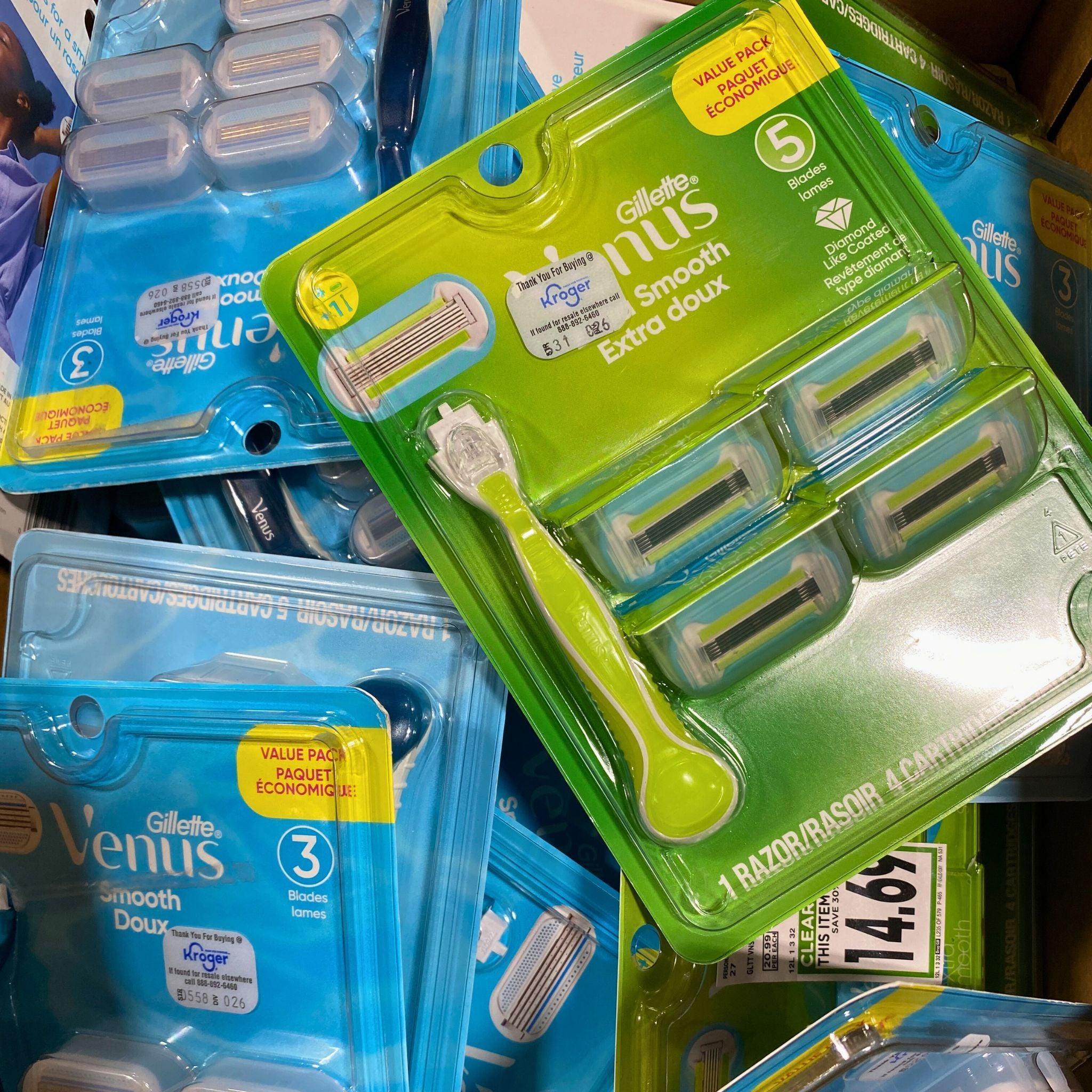 Gillette Venus Smooth Doux Mix Women's Razor & 28 Cartridges Refills - Silky Smooth Shaving for Legs, Underarms & Bikini Line - Perfect for Travel & Daily Shaving Routine