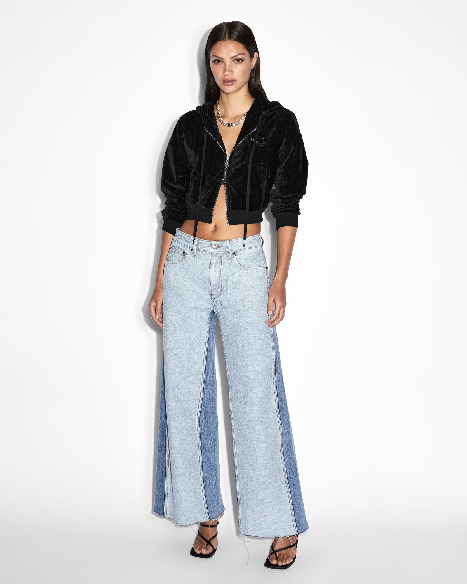 Vintage High Waisted Swinger Jeans for Women - Retro 70s Flared Bell Bottom Denim Pants - Perfect for Casual Outfits, Music Festivals, and Vintage Fashion Lovers