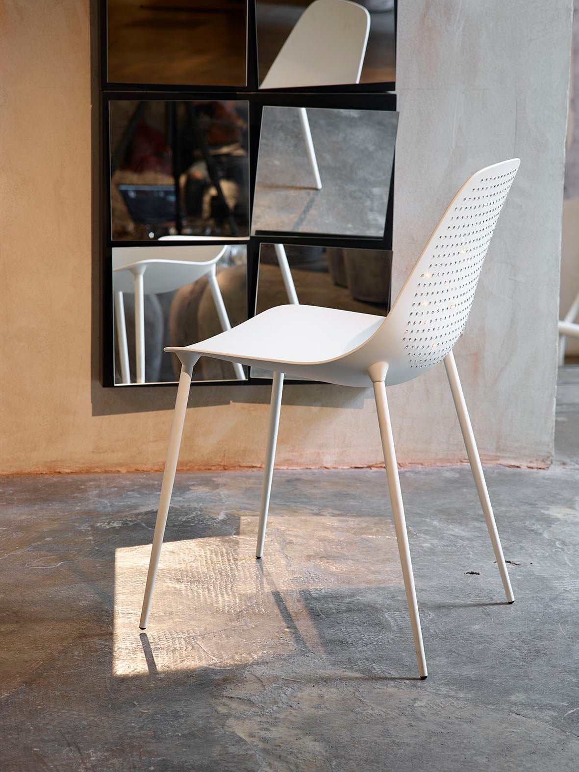 Opinion Ciatti Mammamia Diamond Chair - Modern Luxury Lounge Chair for Living Room, Bedroom & Office - Elegant Diamond-Shaped Design with Premium Upholstery