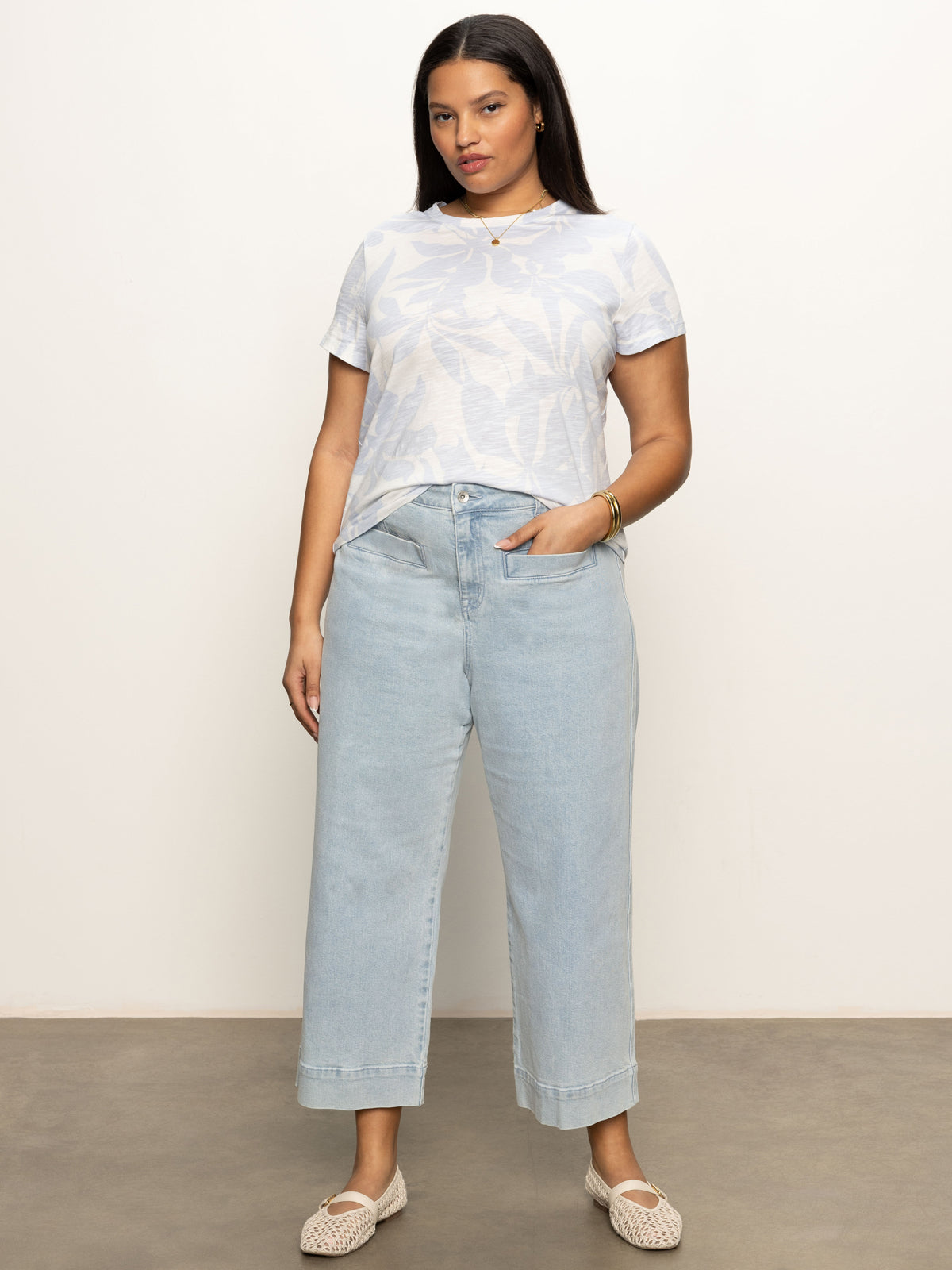 Floral Bliss Women's Plus Size T-Shirt - Soft & Comfortable Casual Tee for Everyday Wear, Workouts, and Layering
