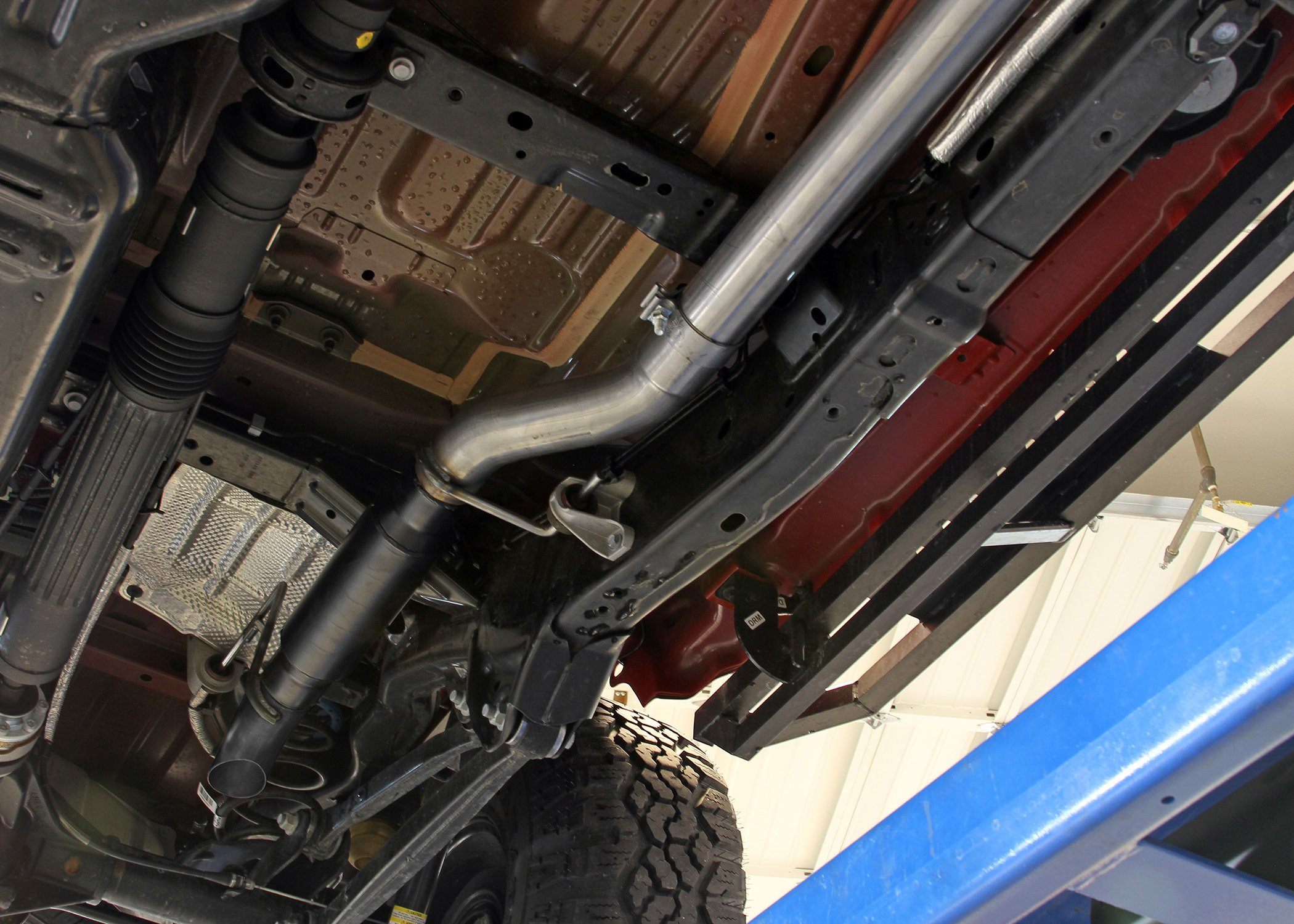2023 Jeep JT 3.6L Flowmaster Outlaw Extreme Cat-Back Exhaust System - High Performance Muffler for Off-Road & Street Driving - Enhanced Sound & Power for Jeep Gladiator
