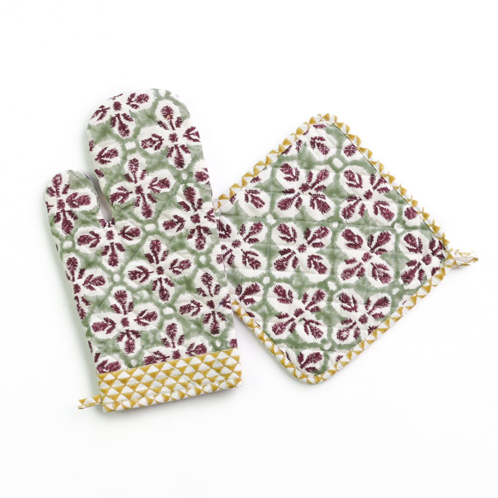 Antique Jade Fleur de Lis Oven Mitt Set - Heat Resistant Kitchen Gloves for Baking, Cooking & Grilling - Perfect Gift for Home Chefs & French Decor Lovers
