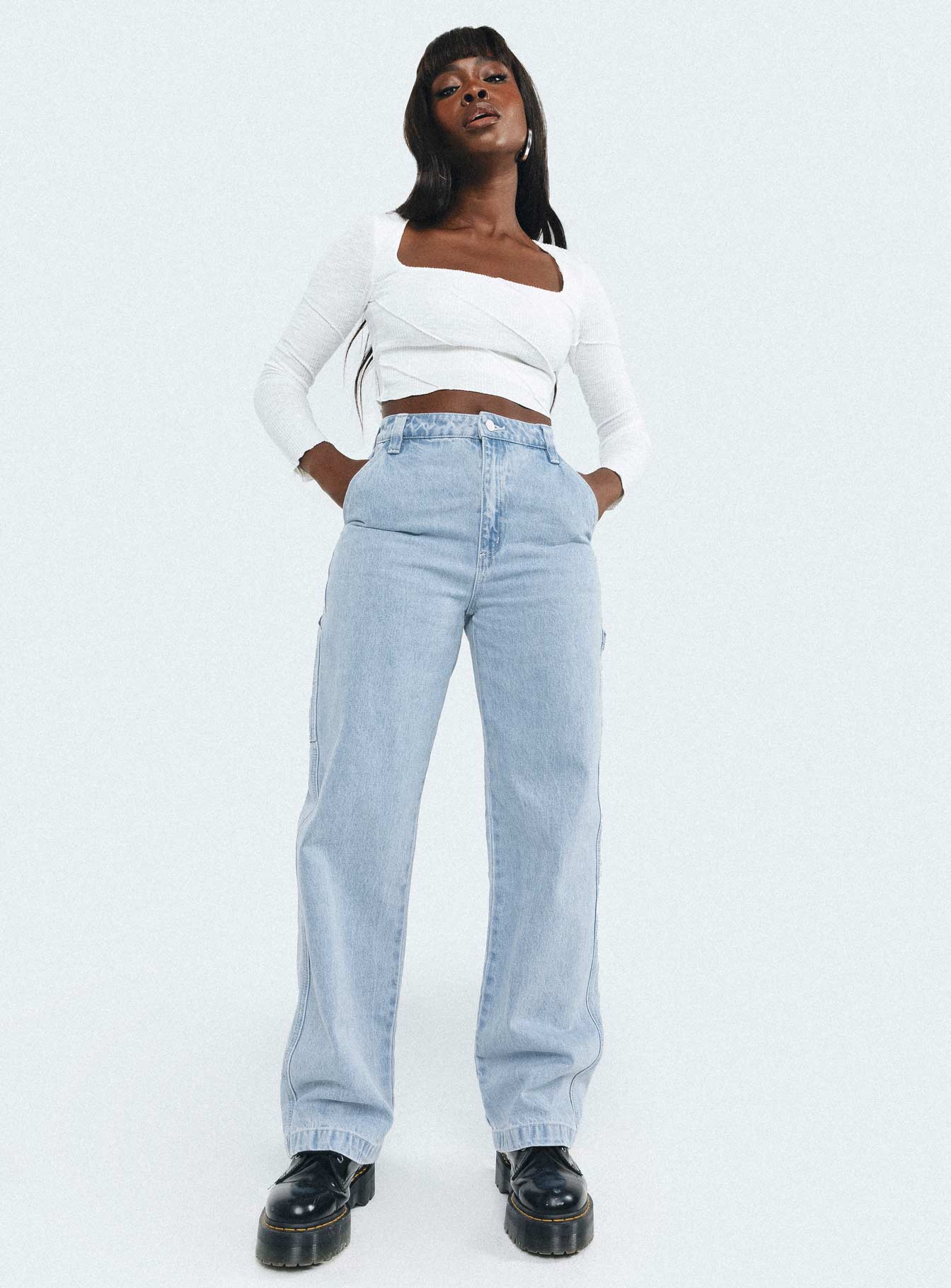 Abrand Carrie Carpenter Breakaway Light Wash Denim Jeans for Women - Stylish Distressed Skinny Jeans with Stretch Comfort - Perfect for Casual Outfits, Date Nights & Weekend Wear