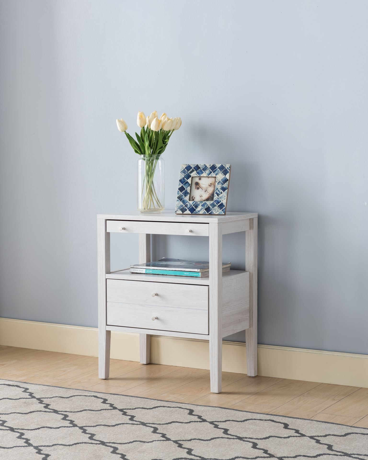 Stylish White Oak Accent Table - Perfect for Living Room, Bedroom, or Entryway Decor