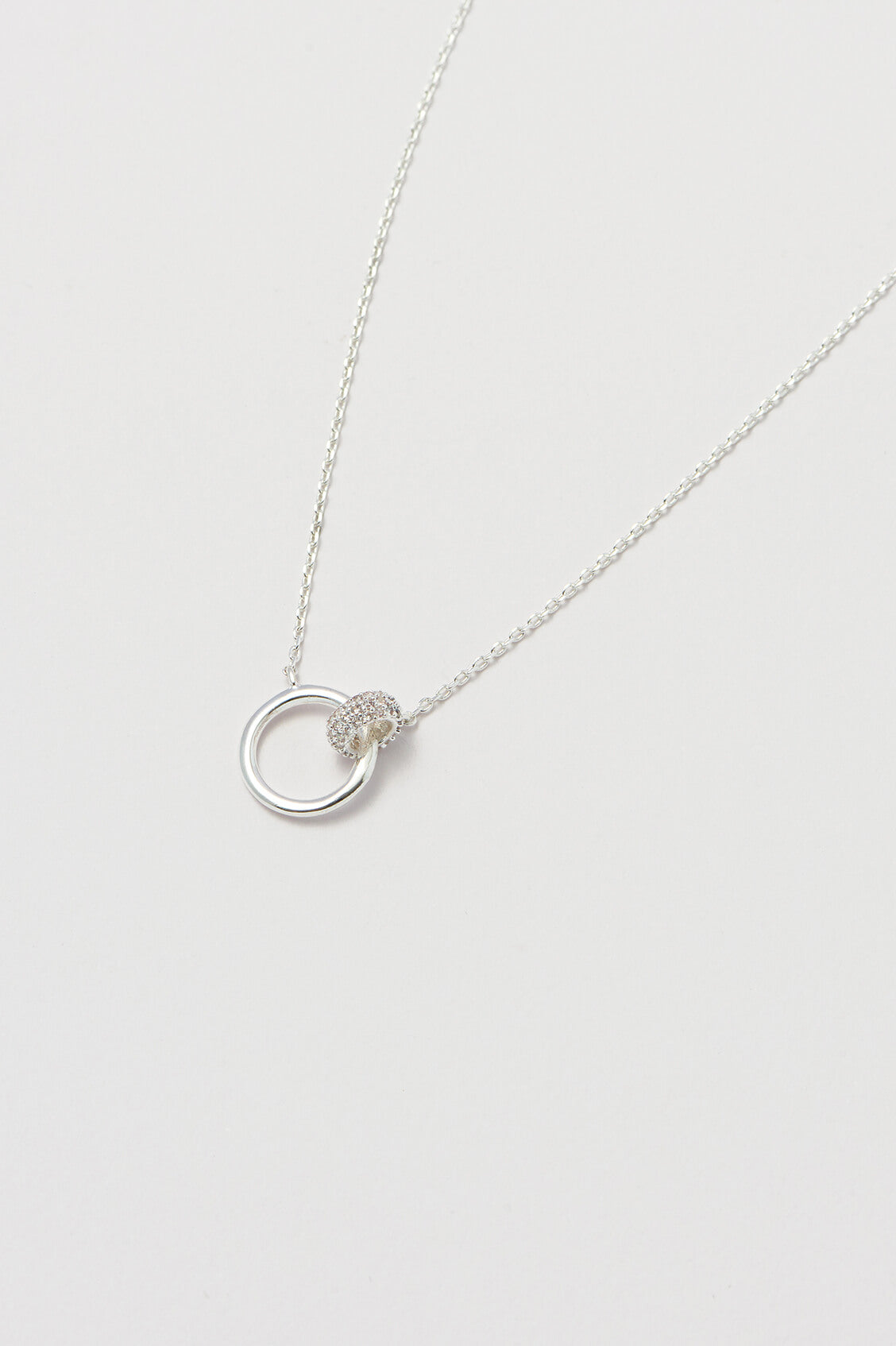 Interlinked Rings Necklace for Women - Elegant Gold & Silver Layered Chain Jewelry - Perfect for Date Night, Wedding & Everyday Wear