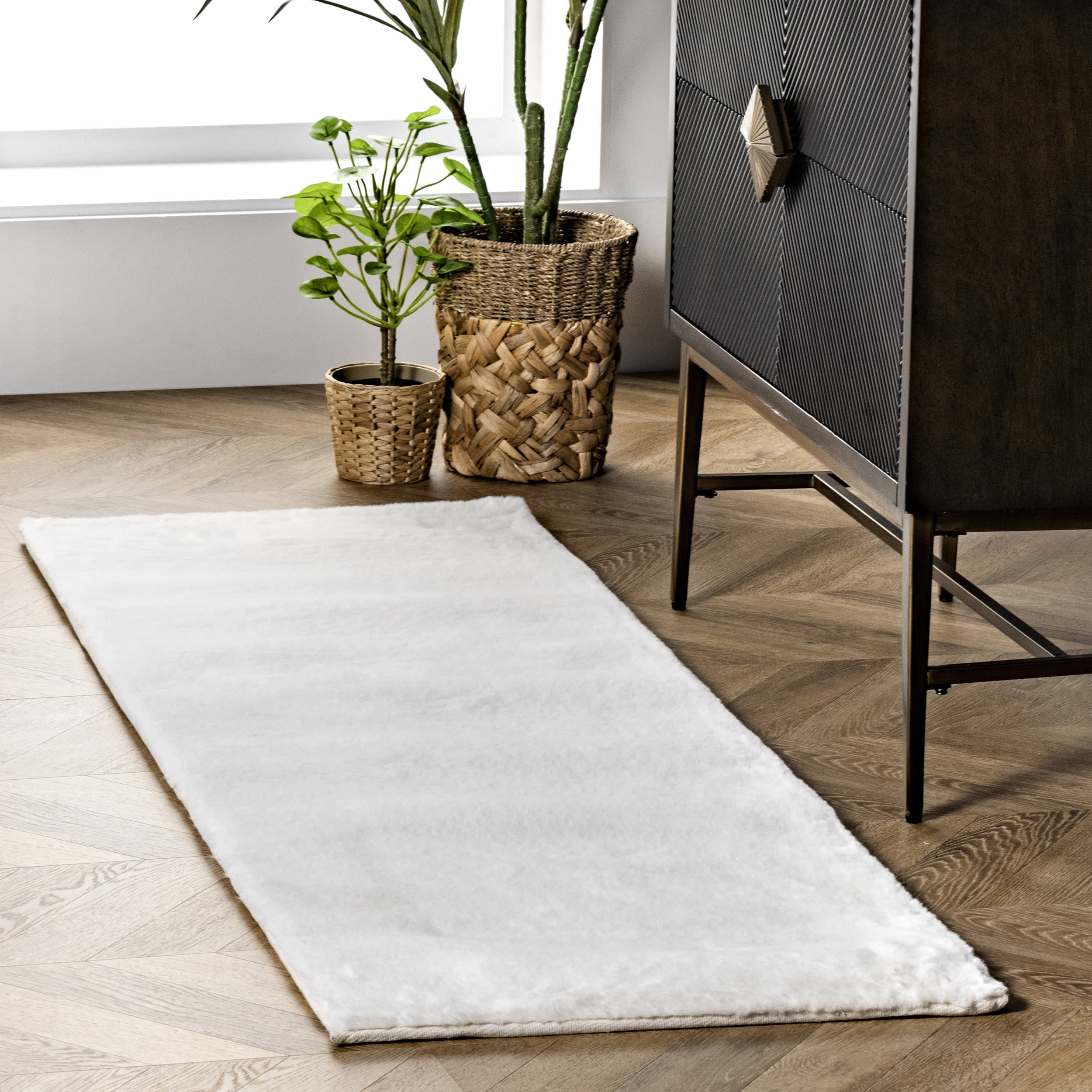 Luxury Faux Rabbit Shag Rug - Soft Fluffy White Area Rug for Bedroom, Living Room, Nursery - Cozy Home Decor & Plush Floor Mat