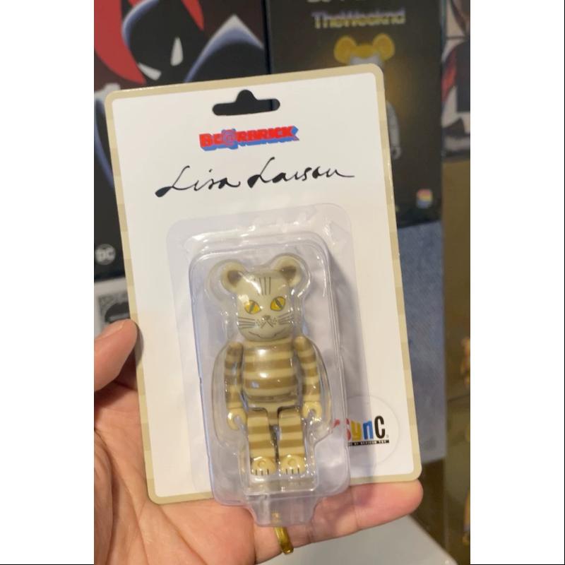 Limited Edition Bearbrick Sync. Lisa Larson MIA 100% Collectible Medicom Be@rbrick Figure - Perfect for Anime Fans, Home Decor & Gift Giving