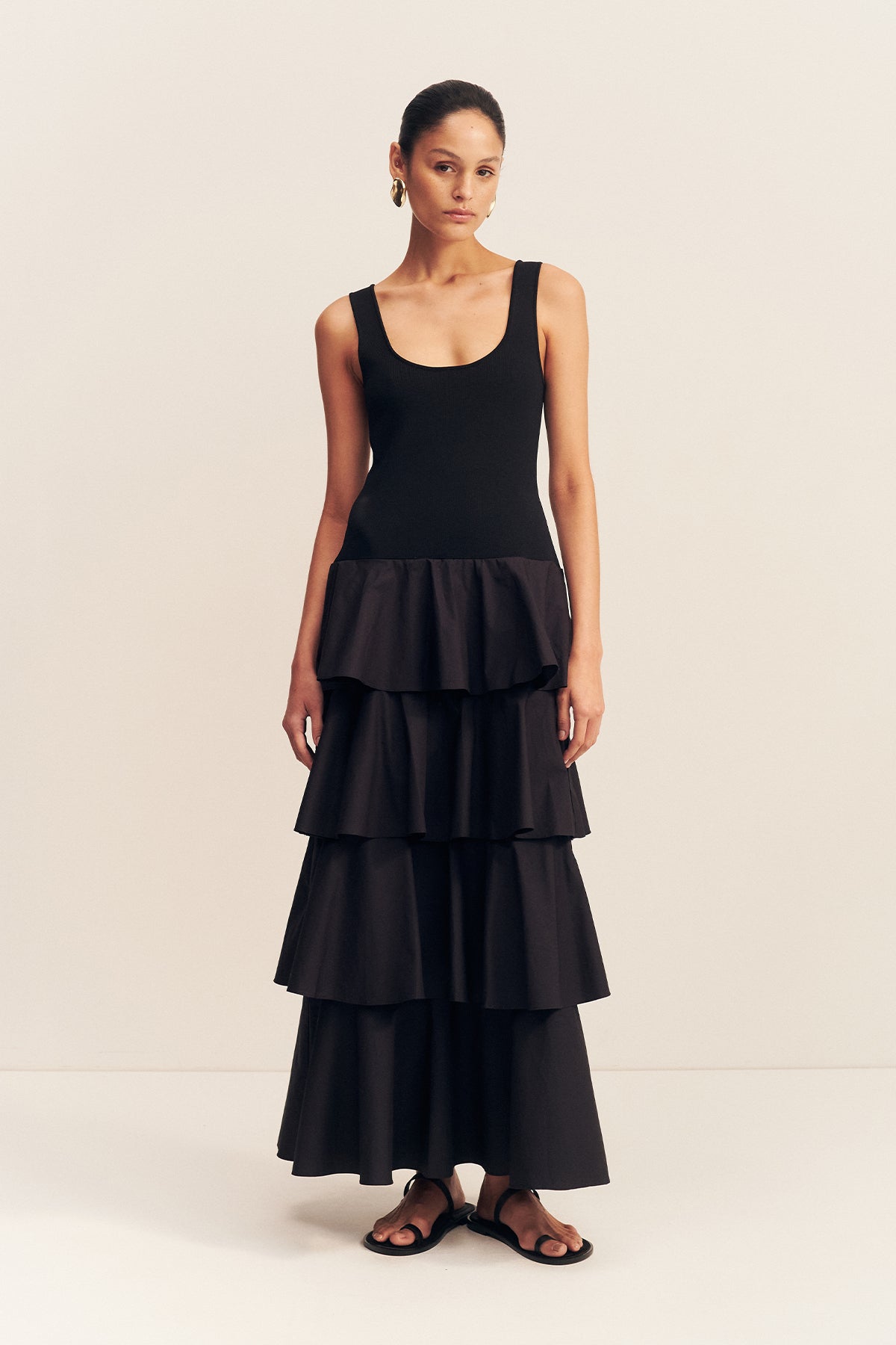 ALIAH Scoop Neck Tiered Maxi Dress - Black | Elegant Flowy Long Dress for Women | Perfect for Weddings, Parties & Summer Outfits