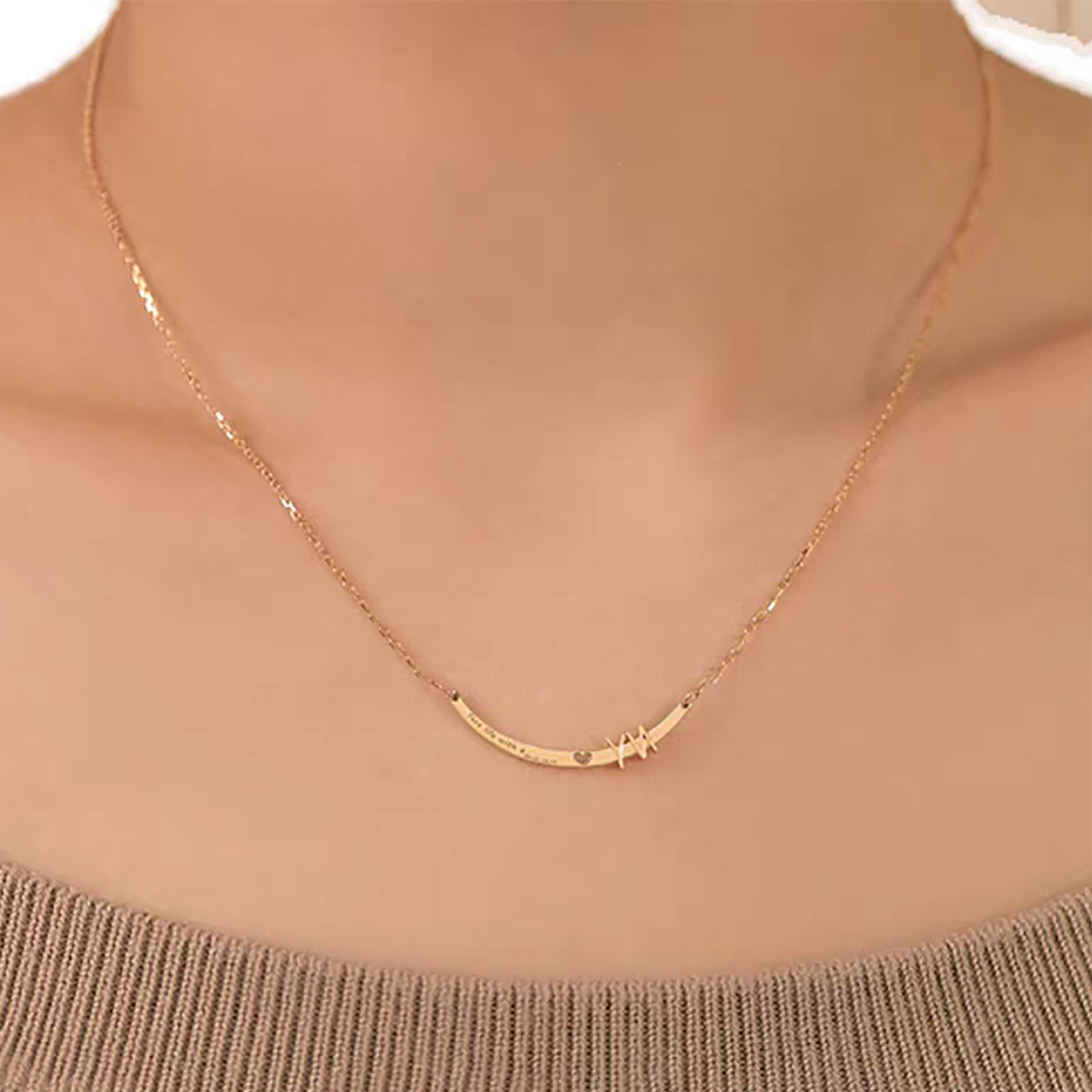 Solid Gold Baby Footprint Necklace - Personalized Keepsake Jewelry for Newborns, Moms & Grandmas - Perfect for Birthdays, Christenings & Mother's Day Gifts