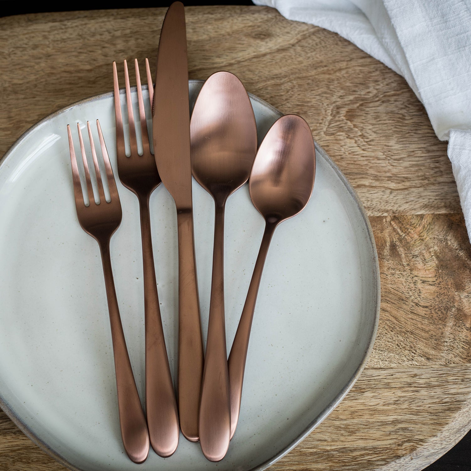 Premium 20-Piece Copper Satin Flatware Set - Elegant Stainless Steel Cutlery for Dining, Wedding Gifts & Home Entertaining - Complete Spoon, Fork & Knife Set for Restaurant-Quality Meals