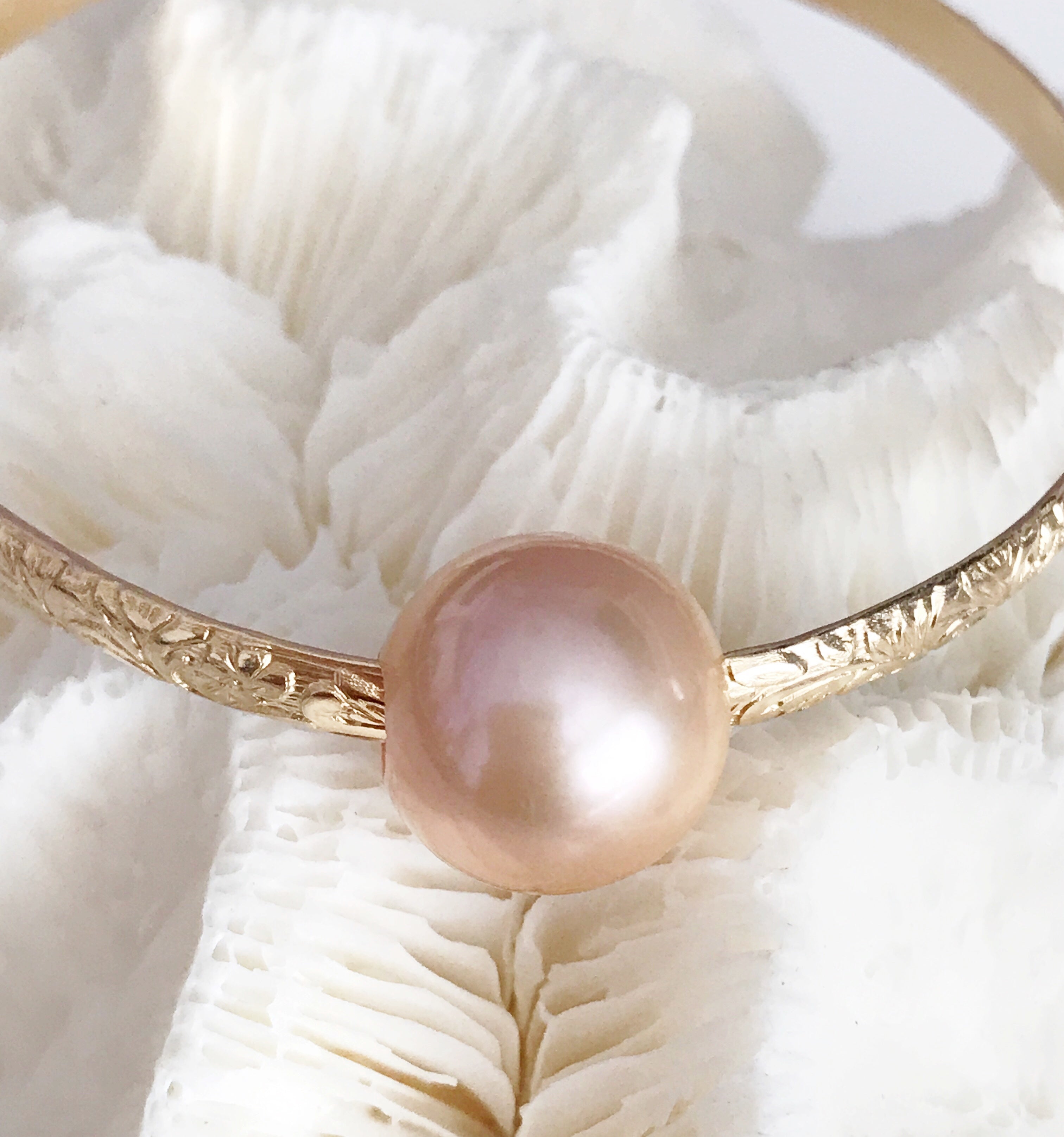 Bangle ALII Pink Edison Pearl Bracelet (B315) - Elegant Jewelry for Women, Perfect for Parties, Weddings & Special Occasions