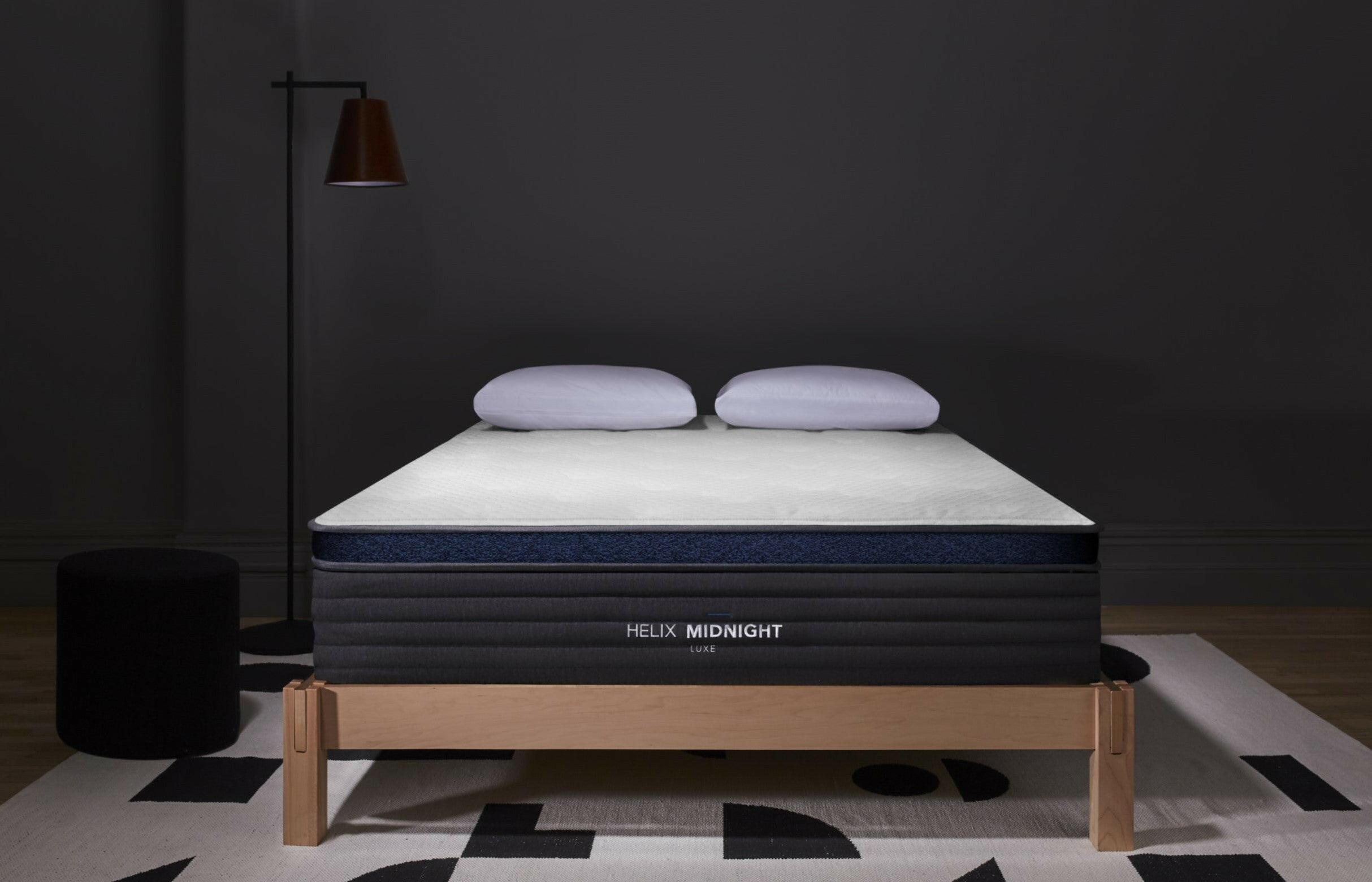 Helix Midnight Luxe Mattress with GlacioTex Cooling Cover - Medium Firm Queen Size for Side Sleepers & Hot Sleepers
