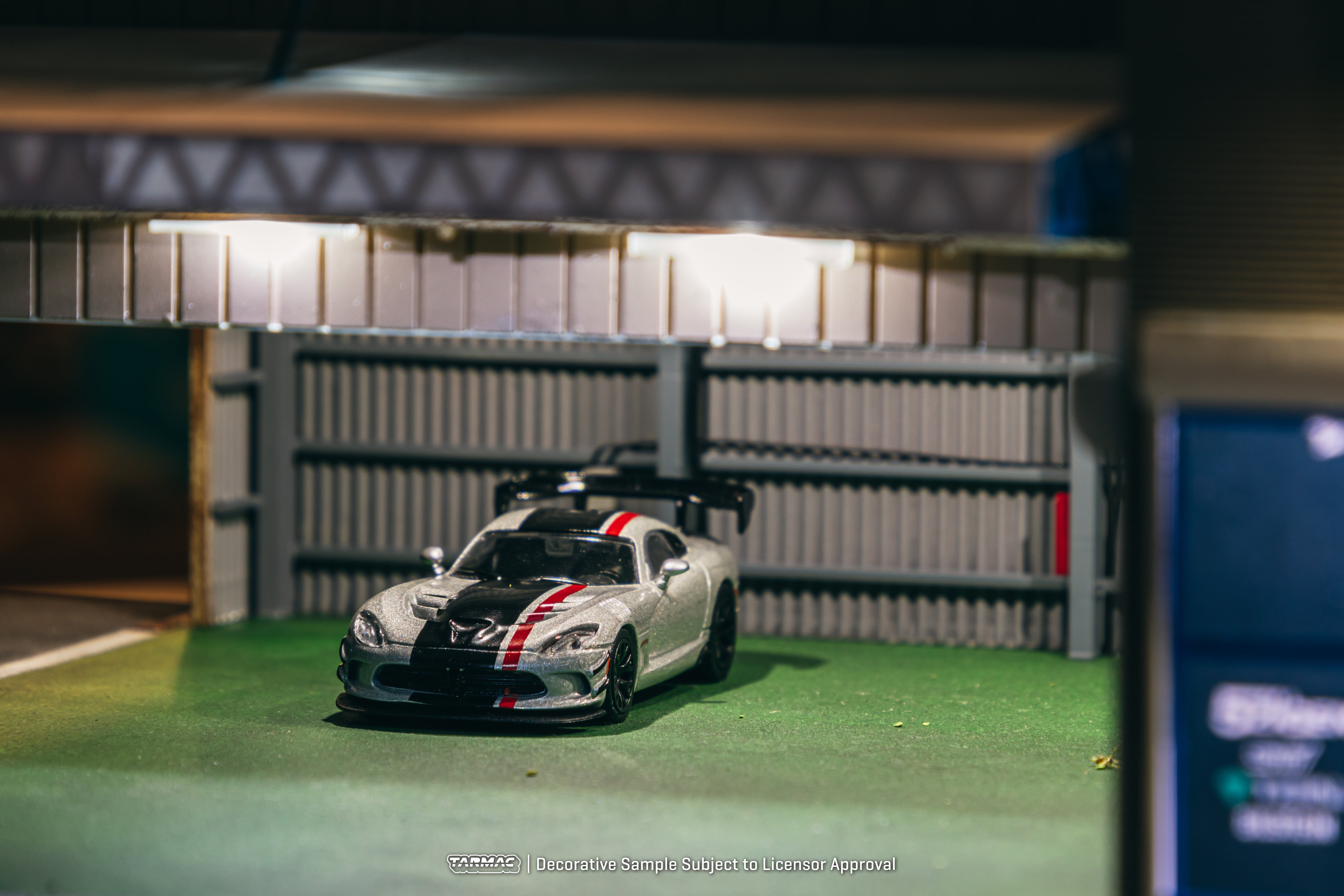 Tarmac Works 1/64 Scale Dodge Viper ACR Extreme Silver Metallic Diecast Model Car - Perfect for Collectors, Display & Racing Scenes