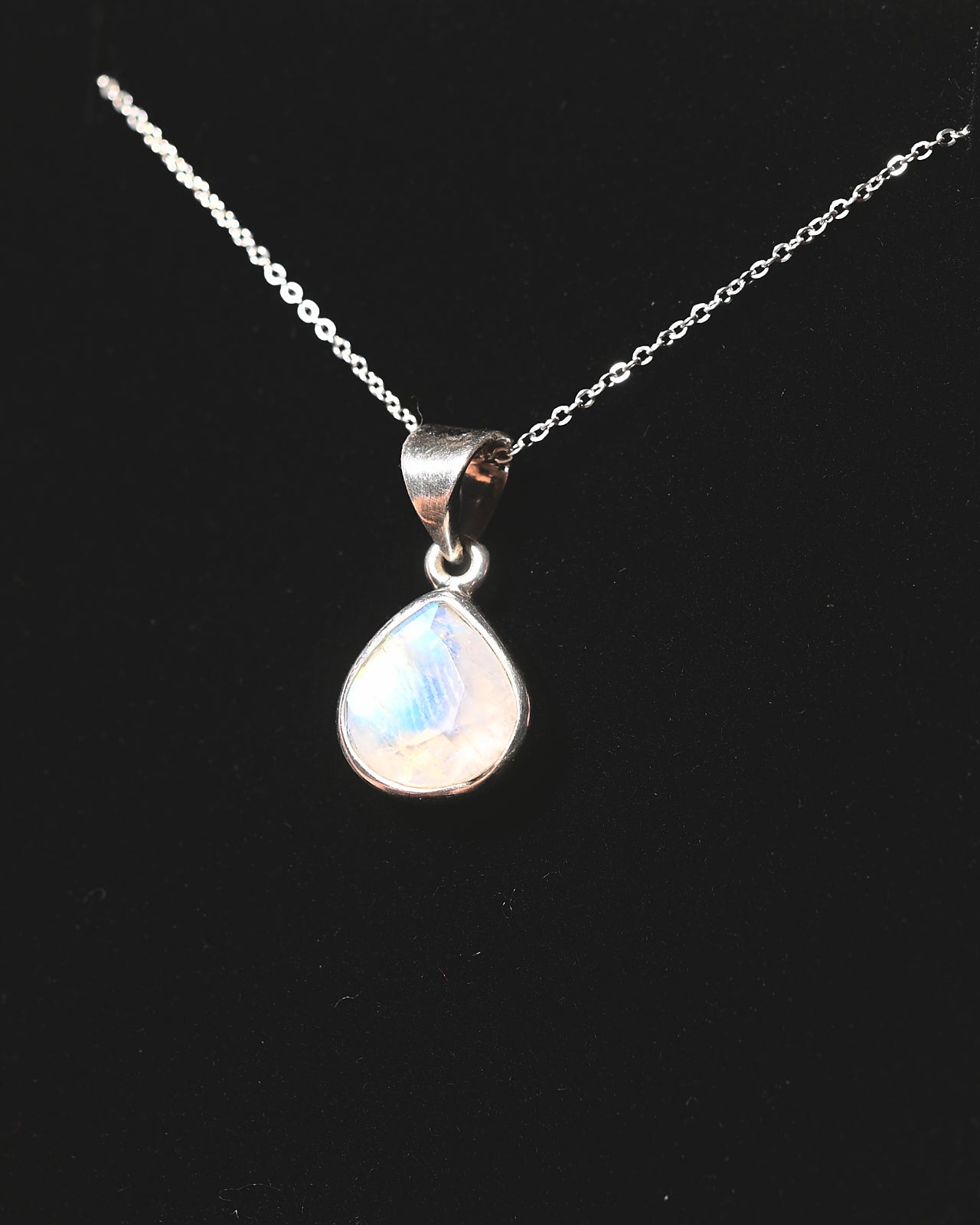 Moonstone Necklace for Women – Healing Crystal Jewelry for Energy Balance & Spiritual Wellness | Perfect for Yoga, Meditation & Everyday Wear