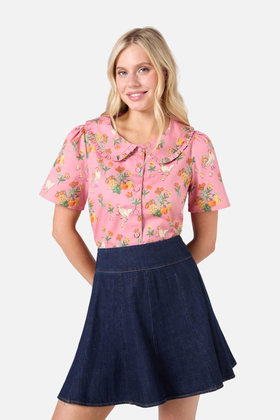 Women's Stylish Short Sleeve Chicken Print Blouse - Casual Summer Tops for Outdoors, Travel and Daily Wear