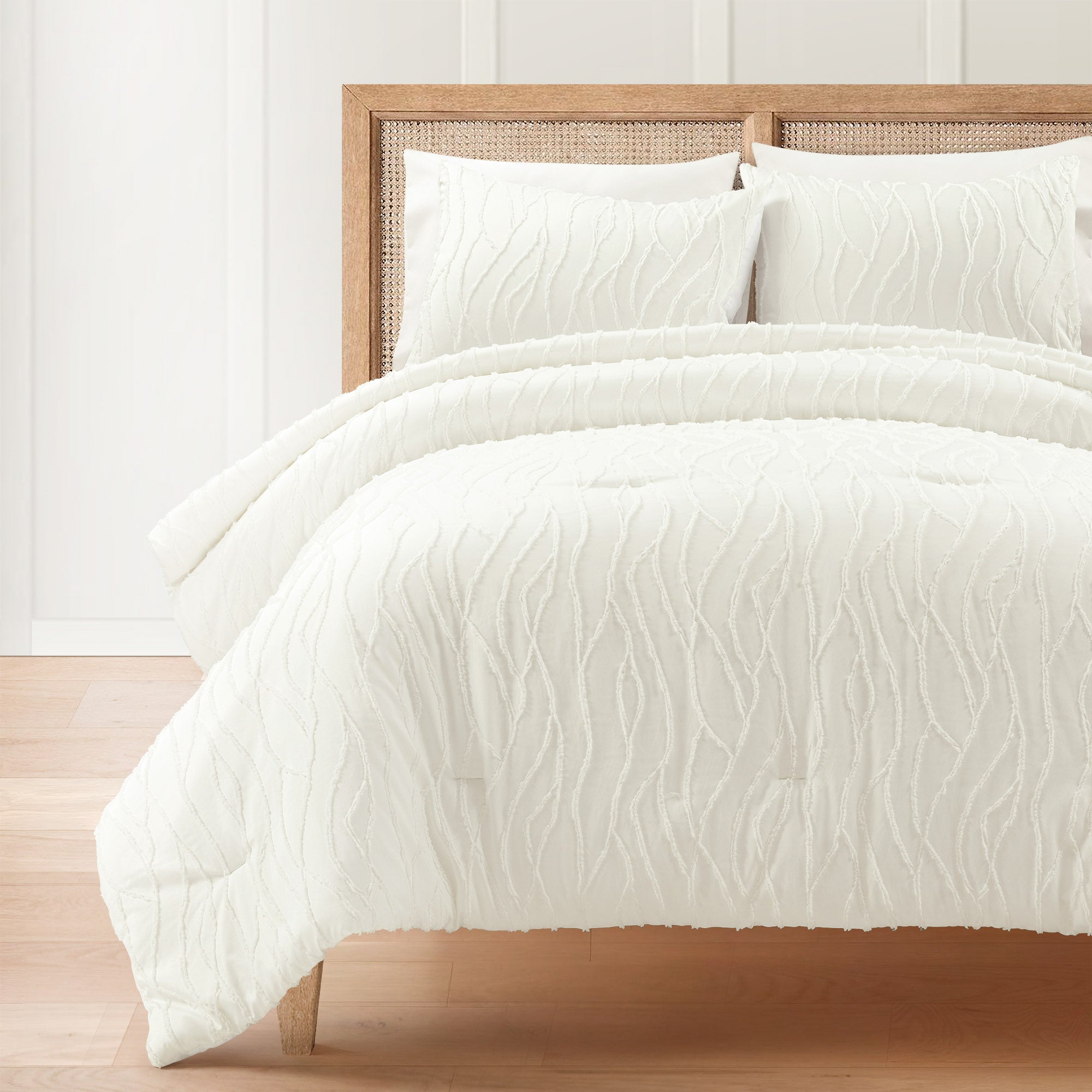 Jacquard Wave 3-Piece Comforter Set - Queen Size Bedding with Matching Pillow Shams - Luxury Soft Microfiber for Cozy Bedroom Decor & Guest Room Essentials