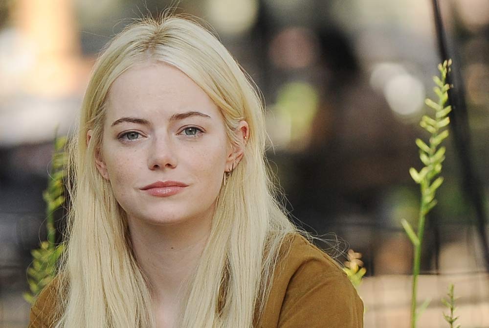 Emma Stone Maniac Movie Candid Photo Poster - 20x16 Inch Celebrity Wall Art Print - New York October 2017 - Perfect for Home Decor, Office & Movie Fan Gifts