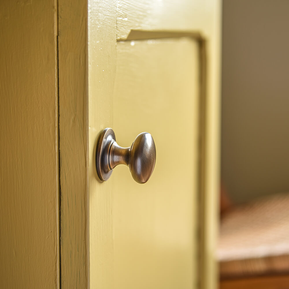 Vintage Antique Brass Cabinet Knobs - Classic Pull Handles for Kitchen Cabinets, Dressers & Furniture - Set of 10 (1.25