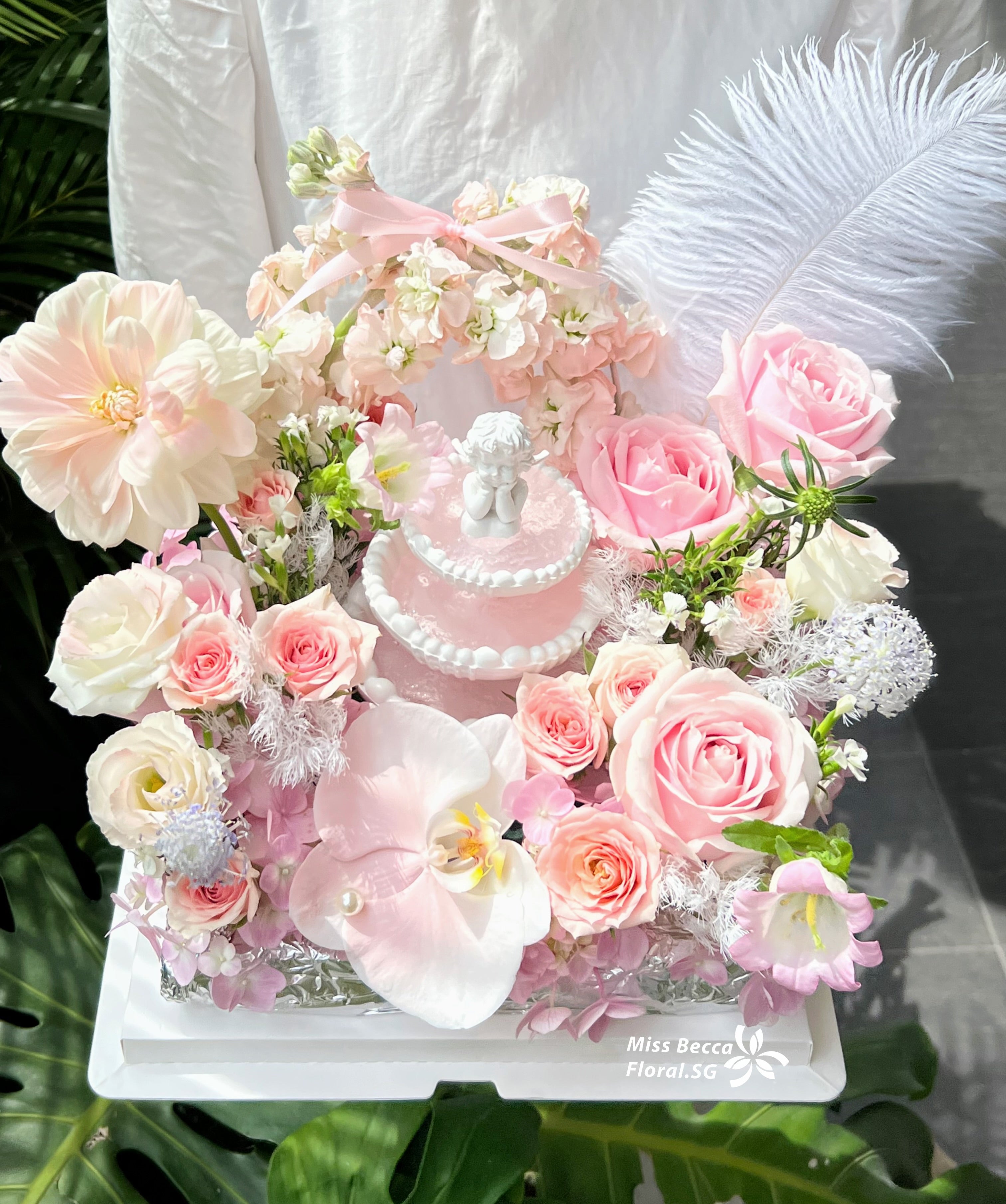 Korean Style Pink Themed Wishing Fountain Flower Gift Box - Fresh Flower Bouquet for Birthdays, Anniversaries & Home Decor