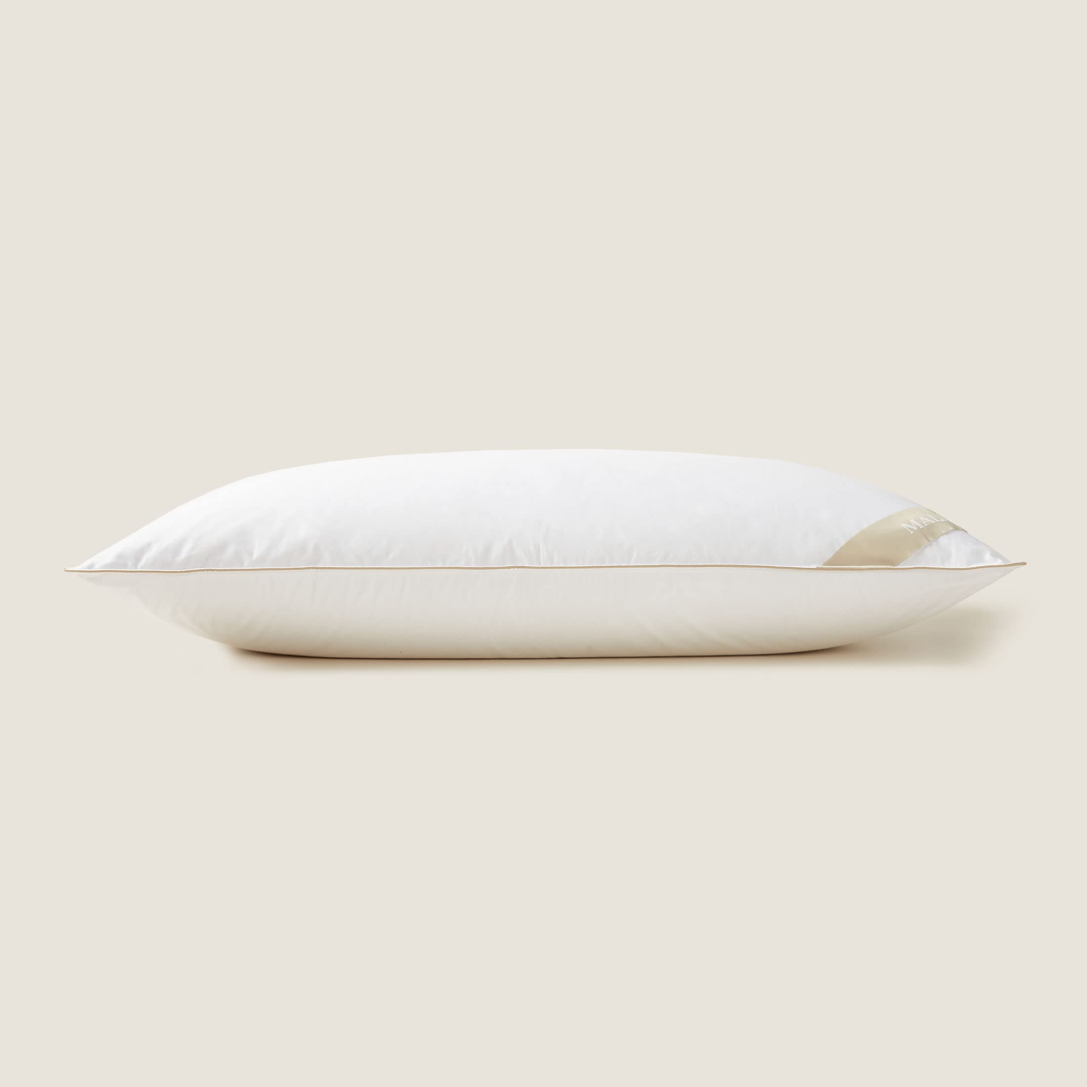 Premium King Size Luxury Down Pillow - 90% White Duck Down & 10% Duck Feathers with 100% Cotton Sateen Cover - Ultra Soft Firm Support Pillow for Side, Back & Stomach Sleepers - Perfect for Hotels, Master Bedrooms & Luxury Home Decor