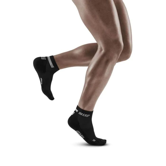 CEP Men's The Run Socks Low Cut V4 - Black Compression Socks for Running, Hiking & Travel - Lightweight Performance Socks for Athletes & Active Lifestyles