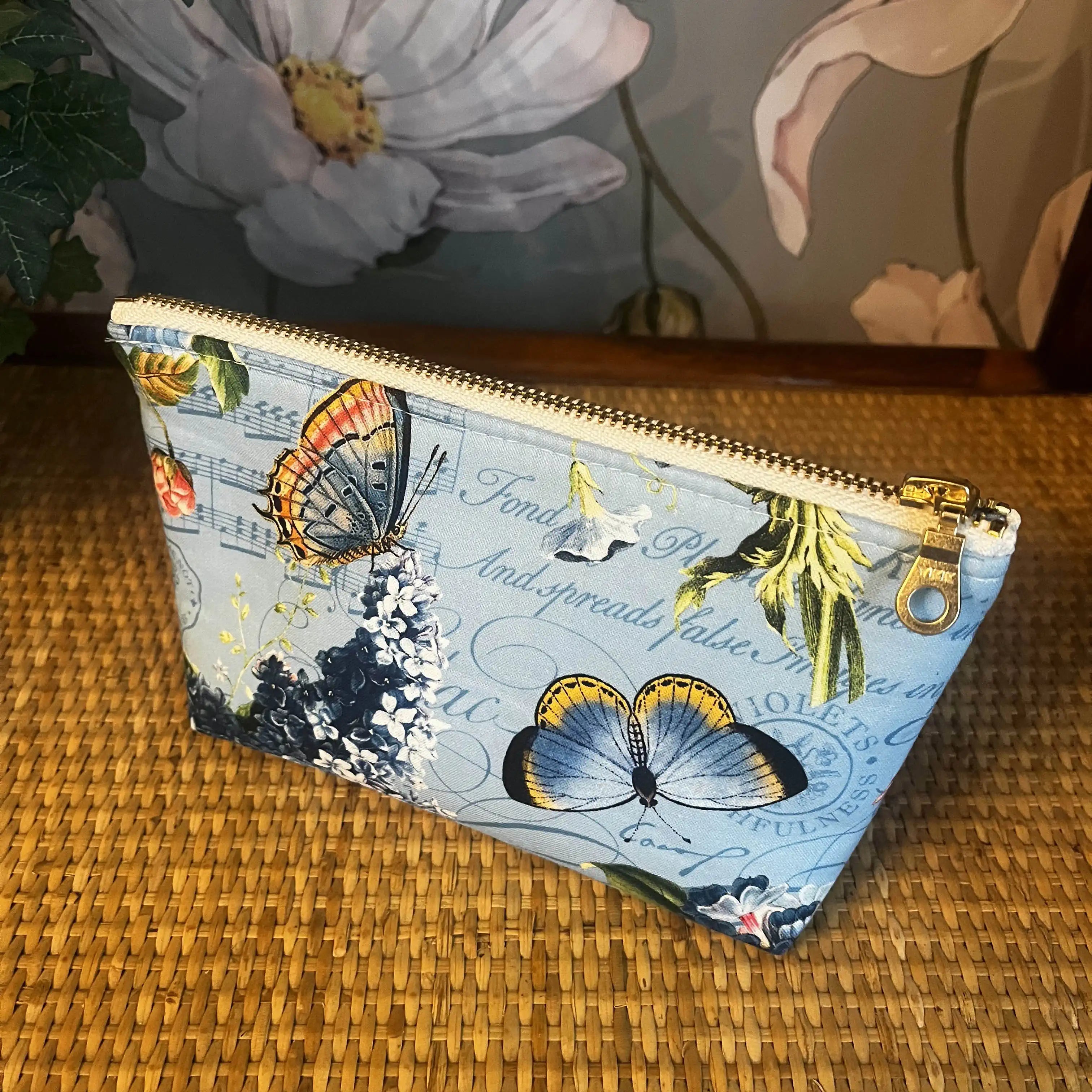 Small Blue Butterfly Print Carry All Bag - Lightweight & Durable Tote for Women, Travel, Beach, Shopping & Daily Use