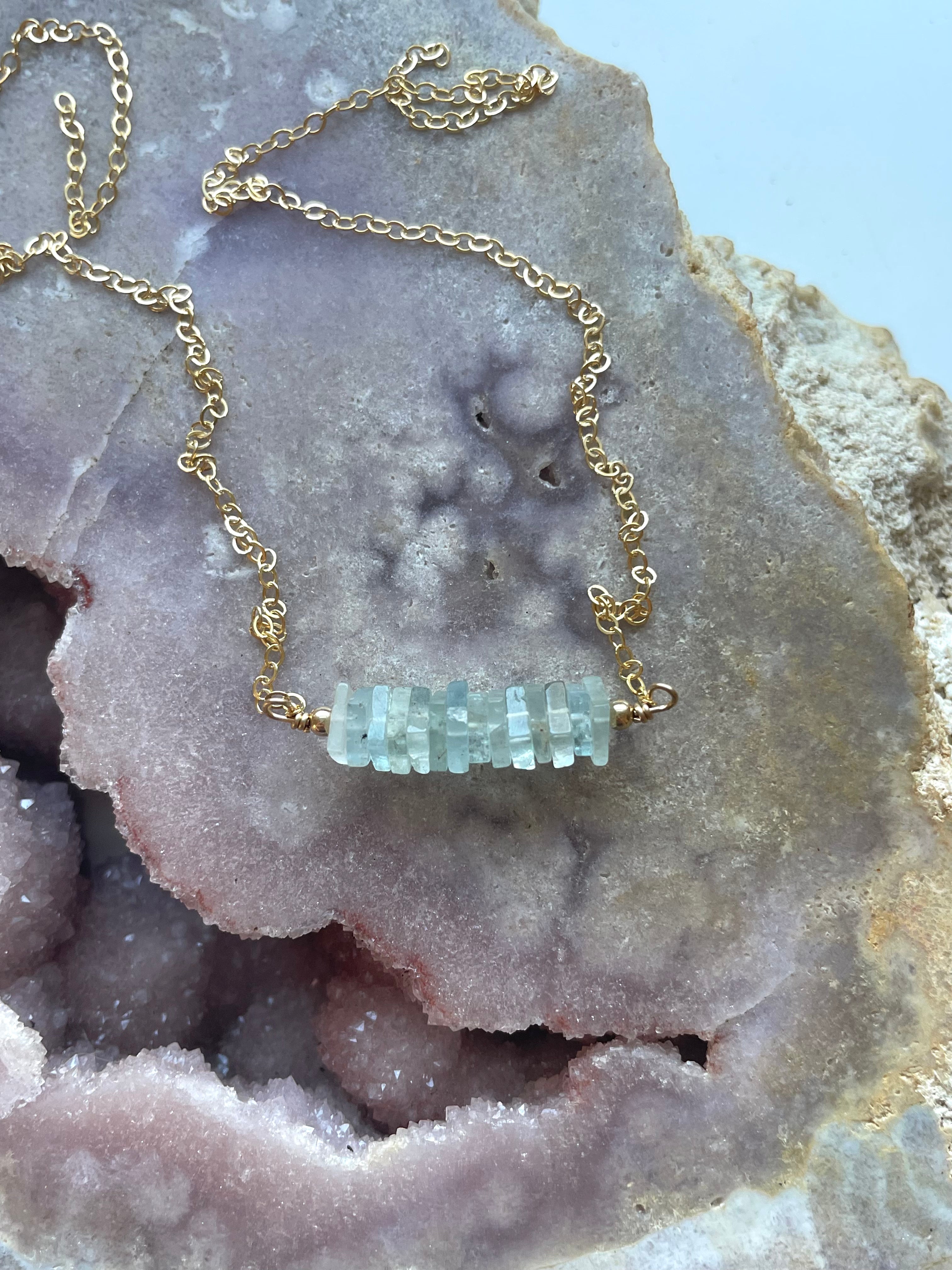 Natural Aquamarine Gemstone Bracelet for Women - Elegant Healing Crystal Jewelry for Stress Relief & Positive Energy - Perfect for Meditation, Yoga & Everyday Wear