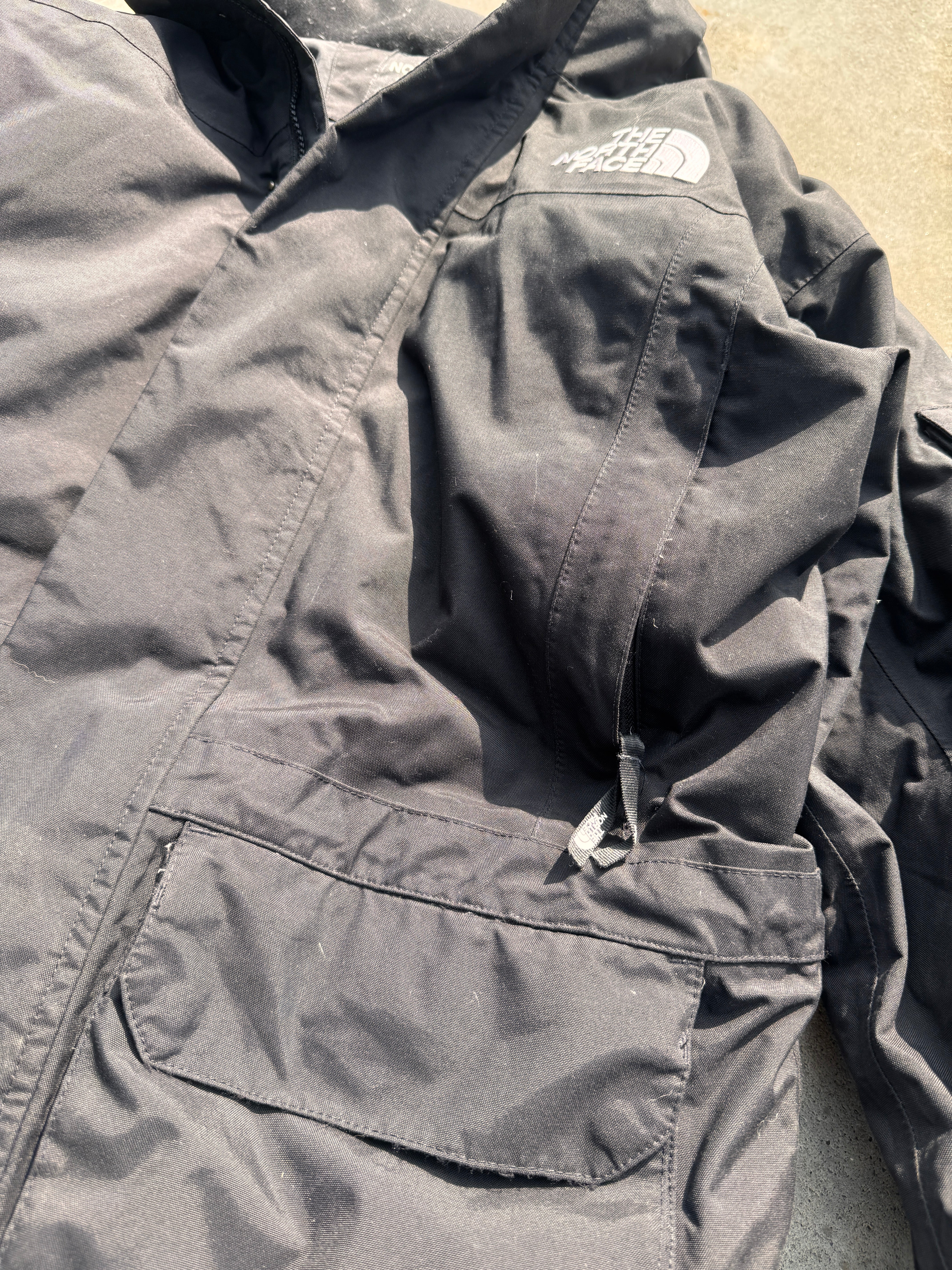 The North Face Women's S Size Puffer Jacket - Lightweight Warm Winter Coat for Outdoor Activities & Daily Wear