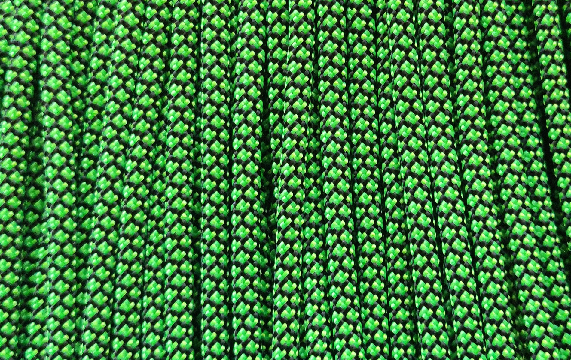 Neon Green Diamond Jewelry – Stunning & Elegant for Parties, Weddings & Special Occasions