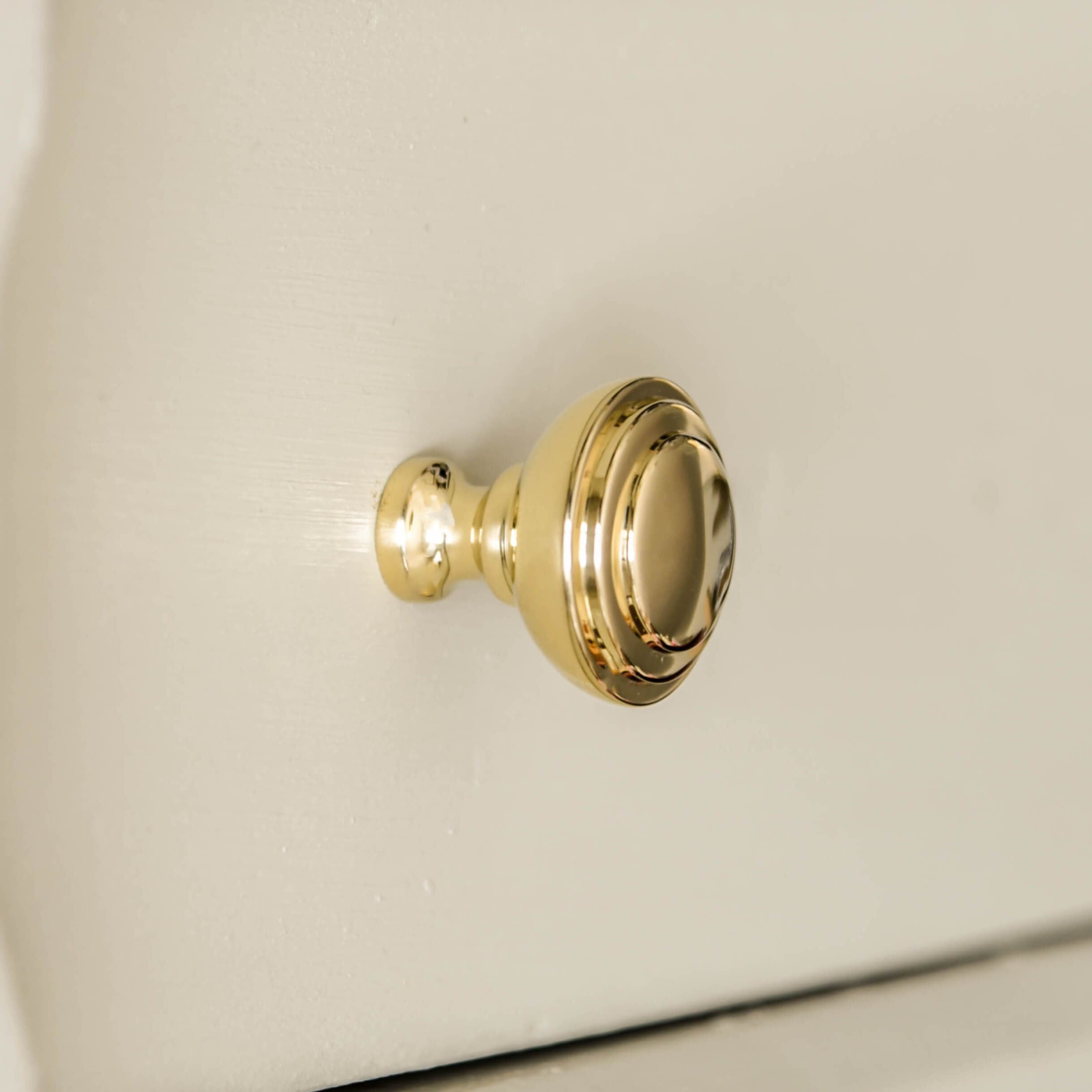 Polished Brass Round Ribbed Cabinet Knob - Vintage Style Hardware for Kitchen & Bathroom Cabinets, Dressers & Furniture - Perfect for Home Renovation & DIY Projects