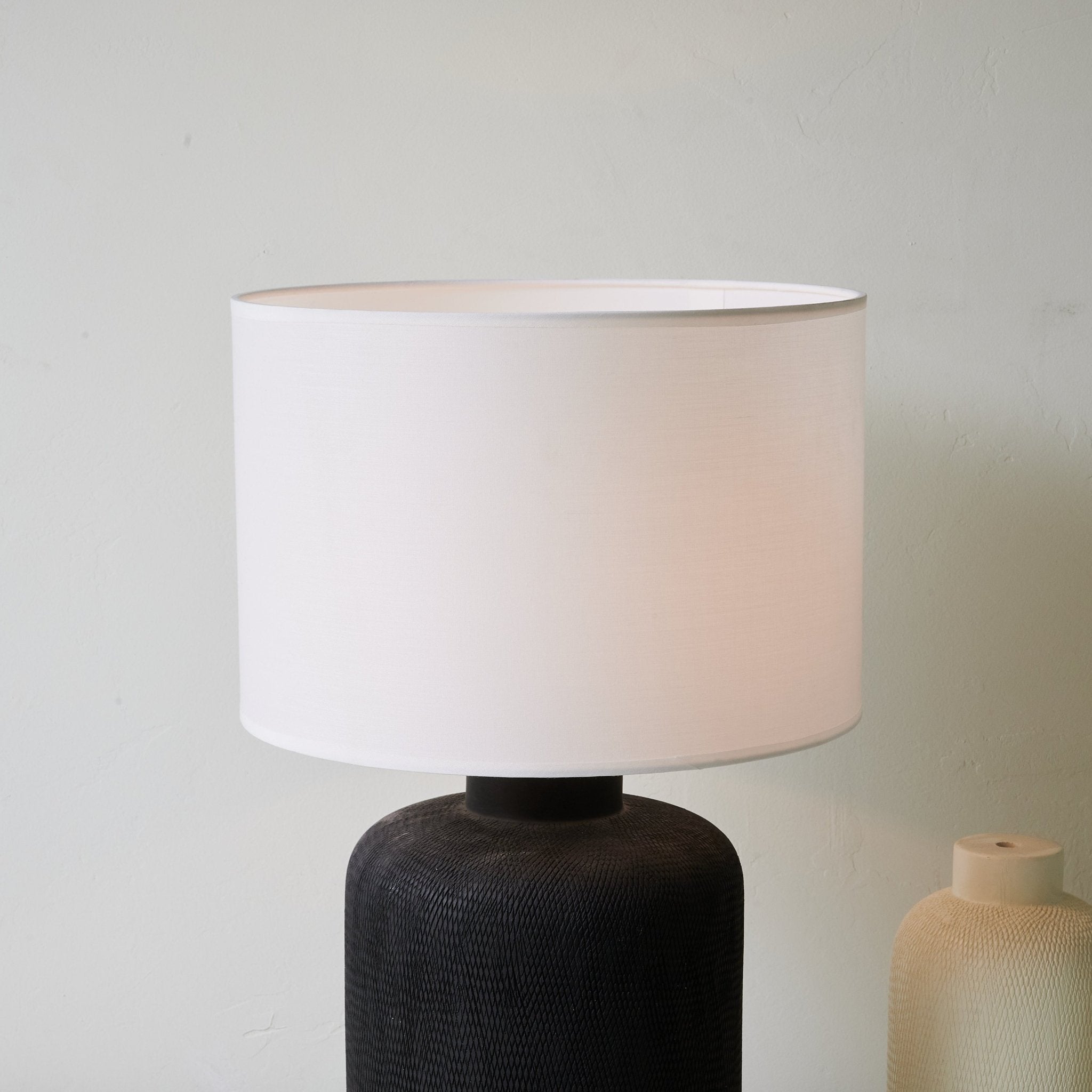 Modern Nocturne Textured Black Table Lamp - Stylish Bedside & Living Room Lighting for Home Decor