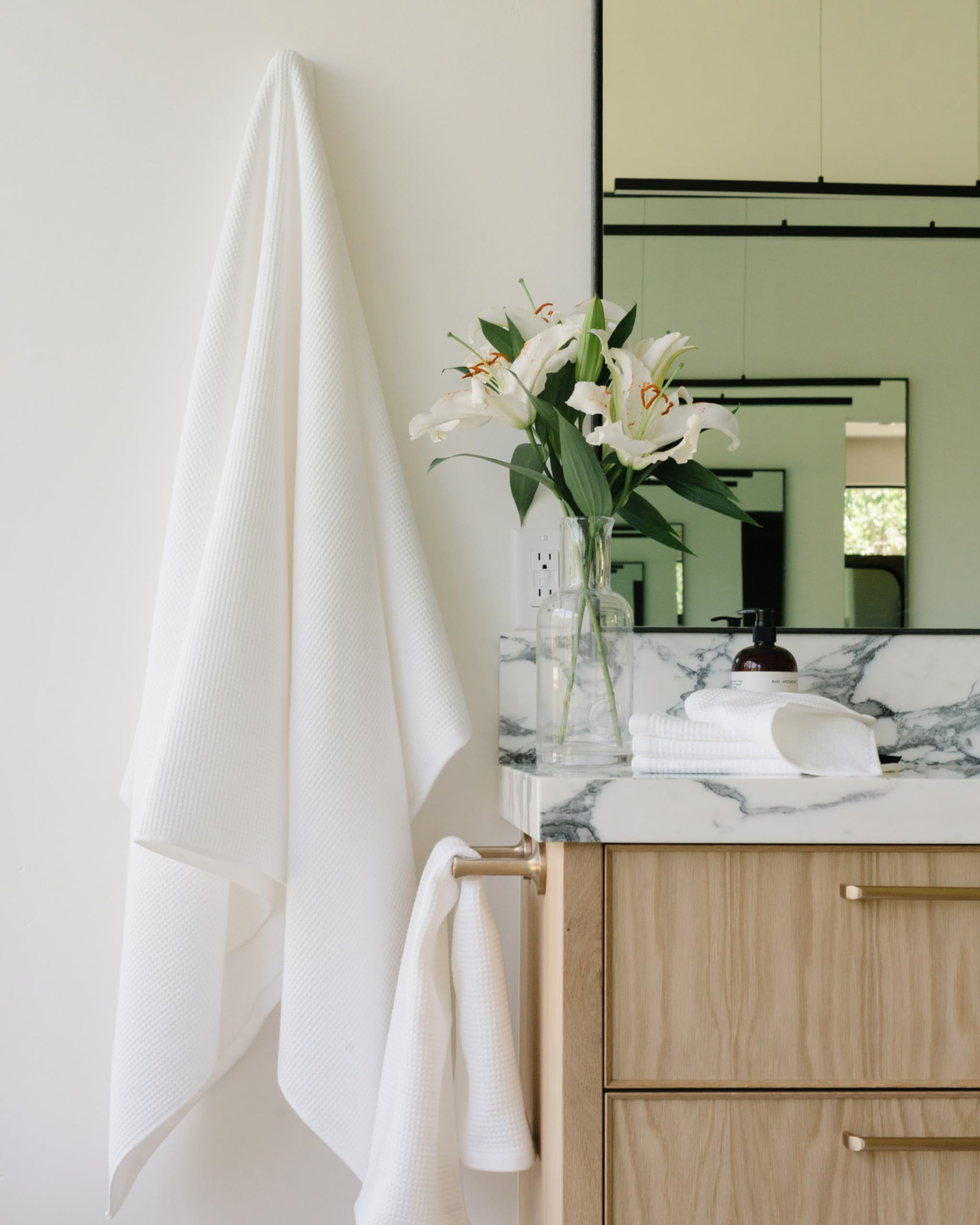 Luxury White Waffle Bath Sheets - Super Soft & Absorbent 100% Bamboo Towels for Spa, Hotel & Home Bathroom Use