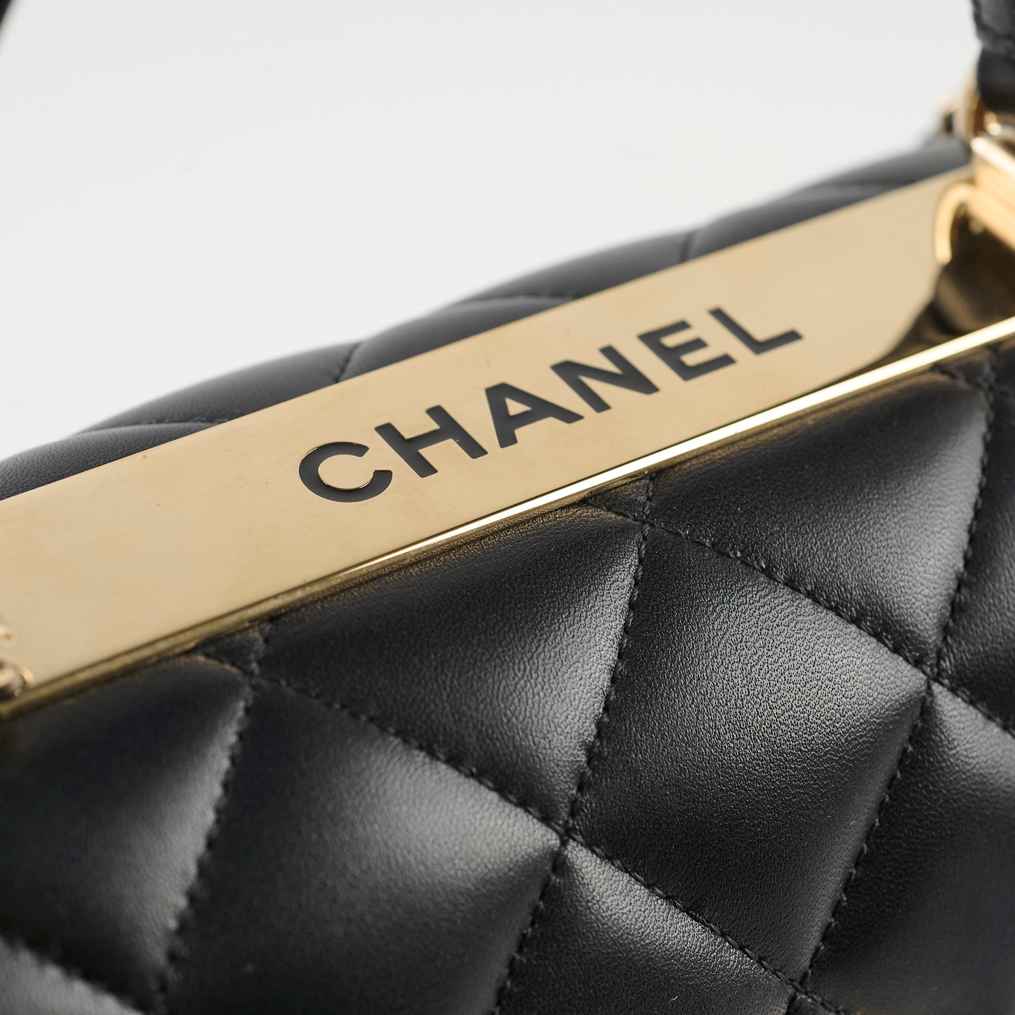 Chanel Trendy CC Small Black Leather Crossbody Bag for Women - Luxury Designer Handbag for Evening Out, Party & Special Occasions