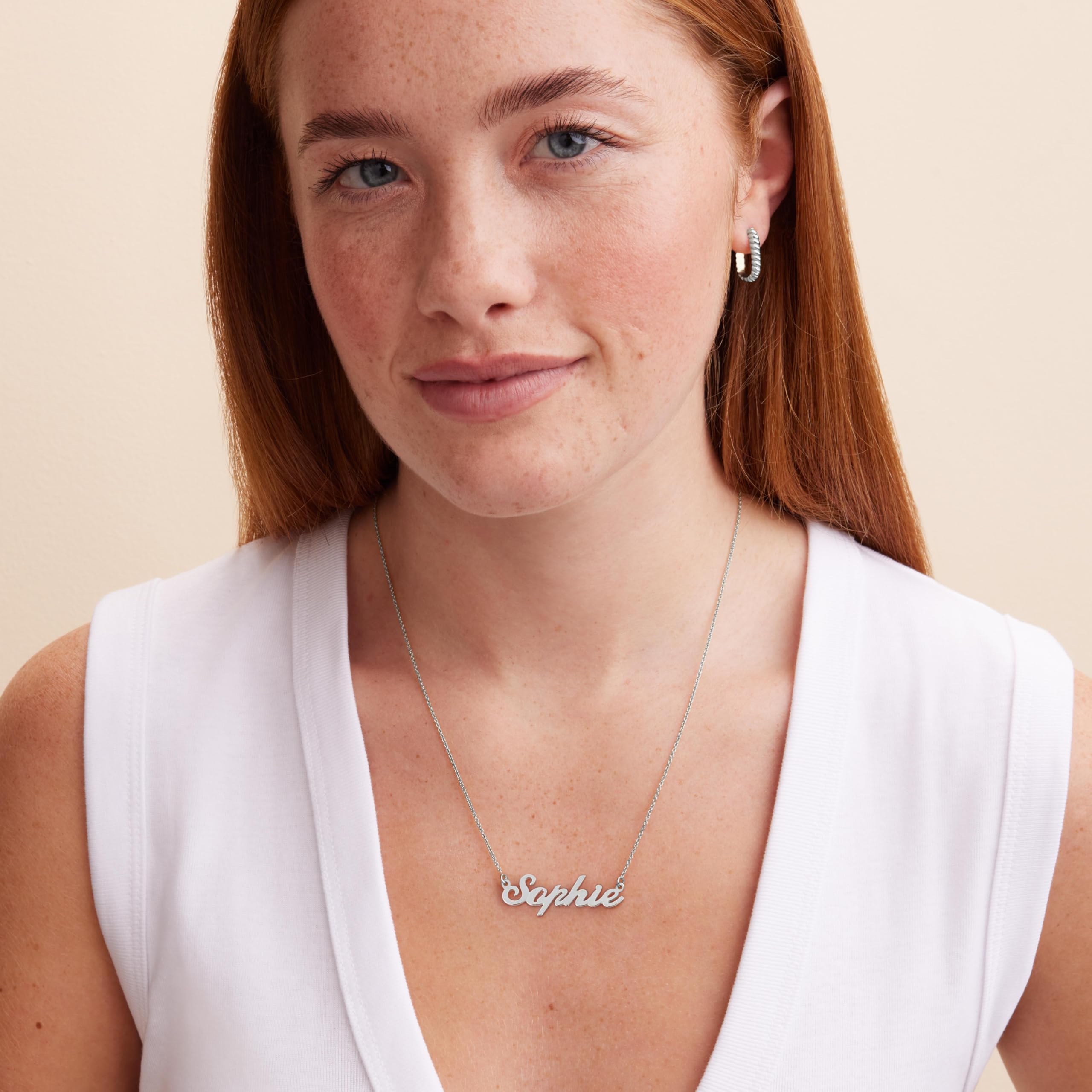 Custom Name Necklace for Women - Personalized Nameplate Pendant Jewelry - Elegant Dainty Gift for Her, Mom, Wife - Perfect for Mother's Day, Christmas, Birthday, Anniversary - Everyday Wear & Special Occasions