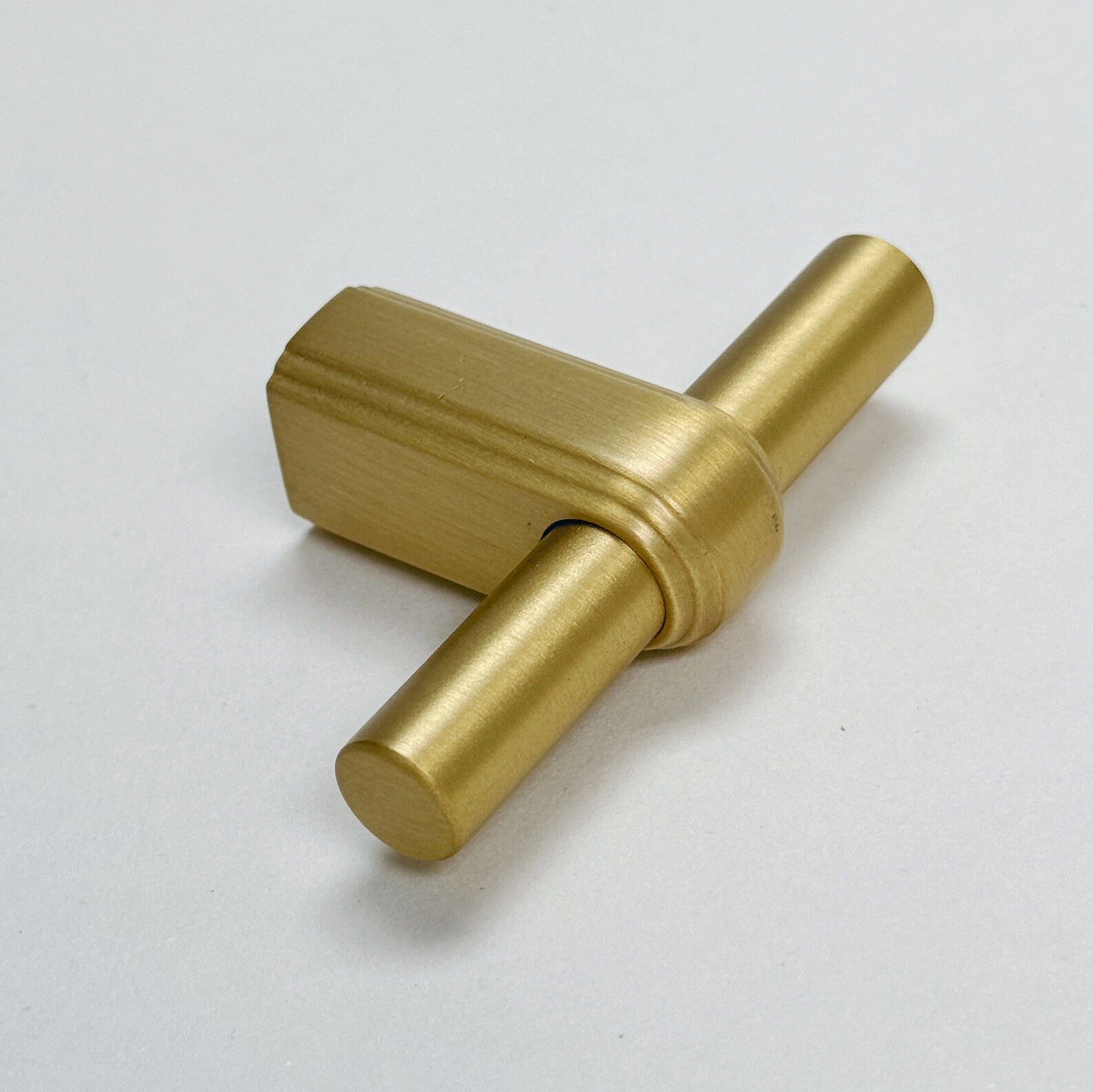 Elegant Satin Brass Elliott Drawer Pulls & Cabinet Knobs - Vintage Style Hardware for Kitchen Cabinets, Dressers & Furniture (Set of 10) - Perfect for Home Renovation & DIY Projects