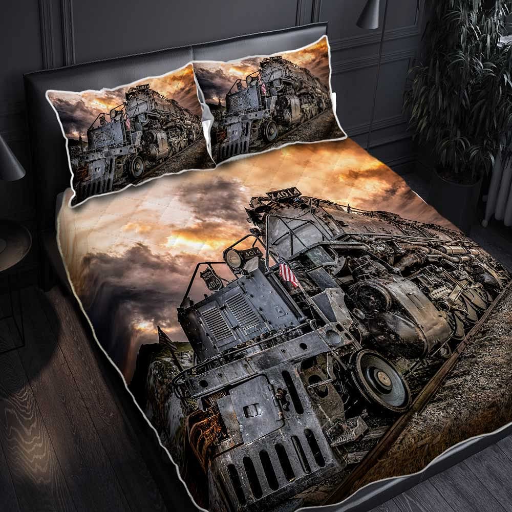 GEEMBI Quilt Bedding Set - Vintage Train Railroad American Quilt Coverlet King Size | All-Season Soft Microfiber Bedspread with Pillow Shams | Perfect for Cozy Bedrooms, Guest Rooms & Gift Giving (King, Queen, Twin)