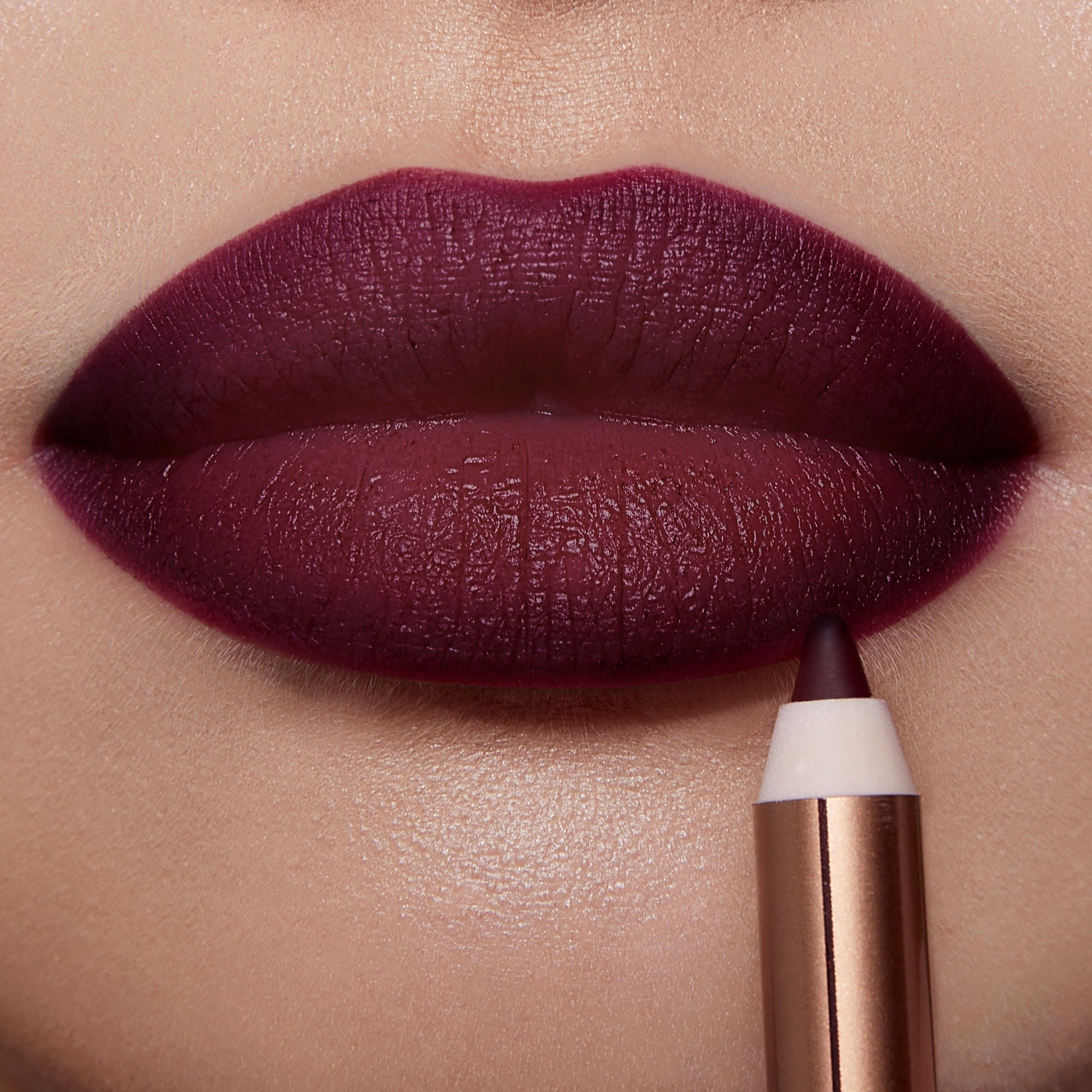 Charlotte Tilbury Lip Cheat Lip Liner - Long-Lasting, Smudge-Proof Lip Pencil for Precise Definition & Fuller Lips | Perfect for Everyday Wear, Date Night & Special Occasions