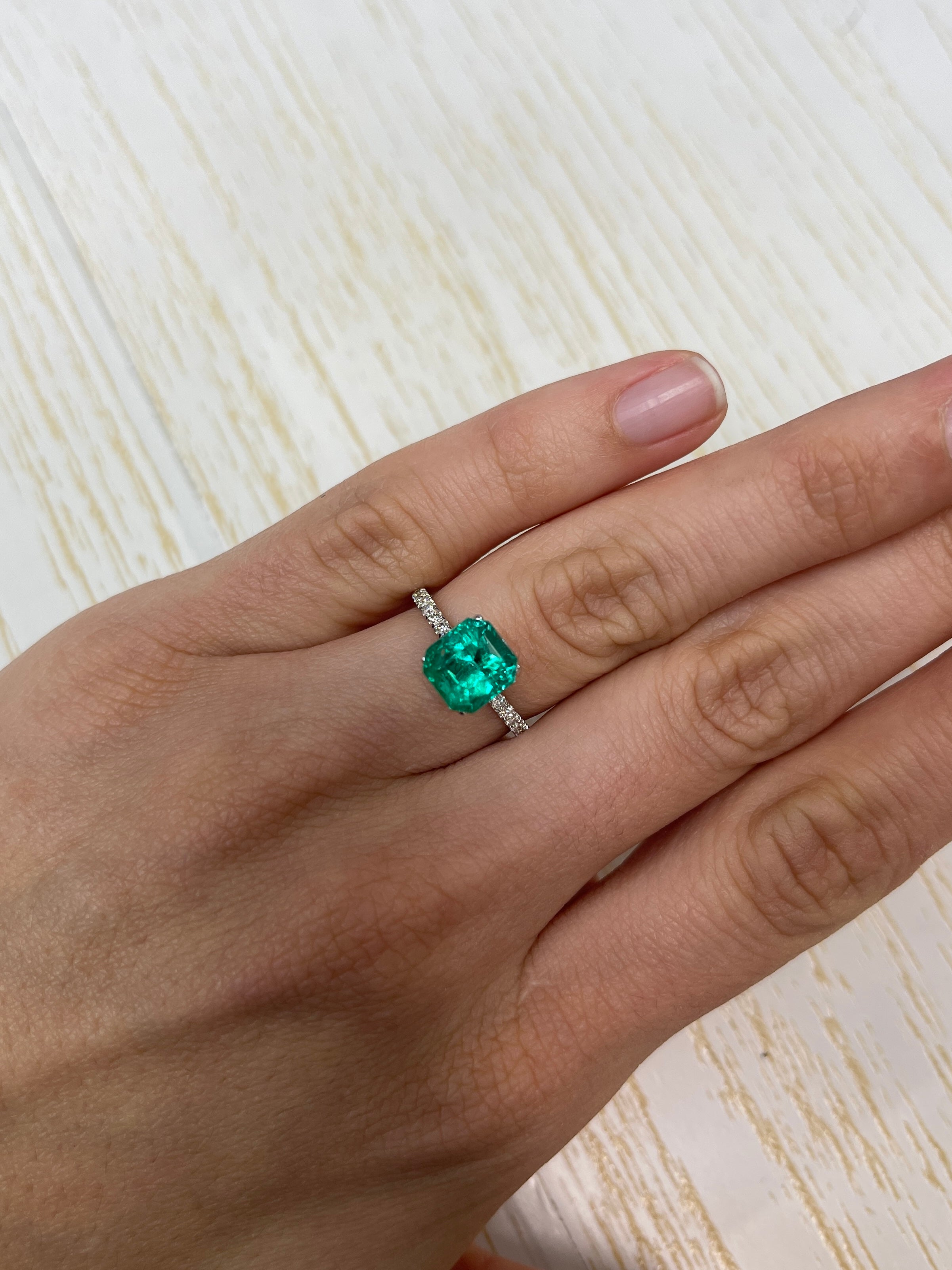 2.98 Carat Vivid Green Natural Loose Colombian Emerald - Asscher Cut Gemstone for Jewelry Making, Engagement Rings & Luxury Gifts | GLOWING Brilliance & Premium Quality