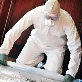 Bodybarrier™ Professional Protective Coveralls - Waterproof, Breathable & Disposable for Medical, Industrial & Laboratory Use - Ideal for Healthcare Workers, Cleaners & Safety Professionals