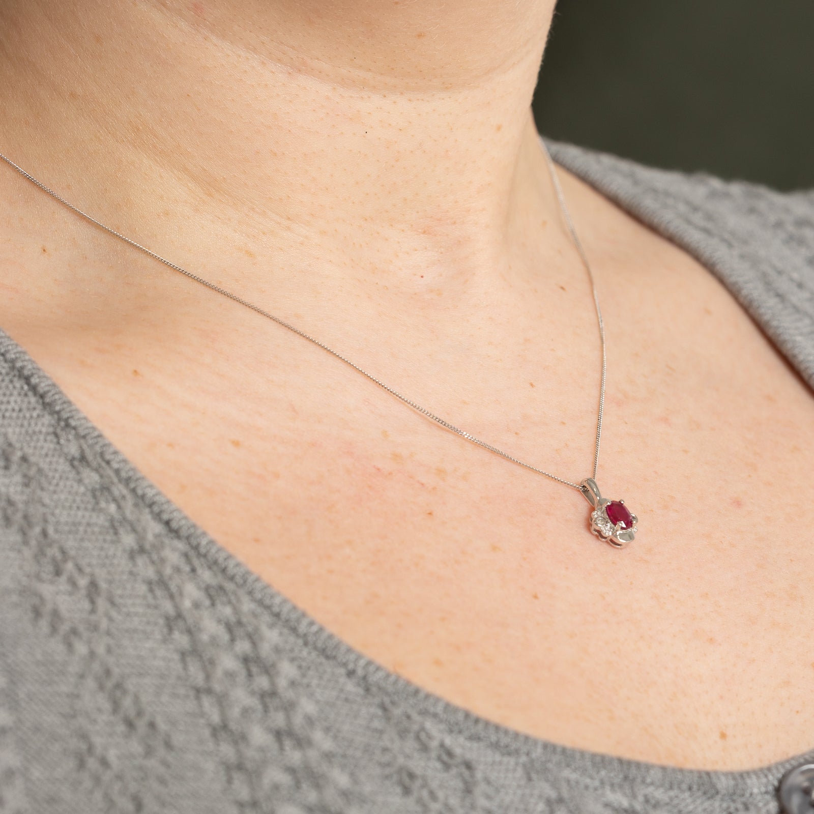 Exquisite 0.50ct Oval Cut Ruby & 0.02ct Diamond Pendant Necklace in 18K Gold - Elegant Jewelry Gift for Women, Perfect for Anniversaries, Valentine's Day & Special Occasions