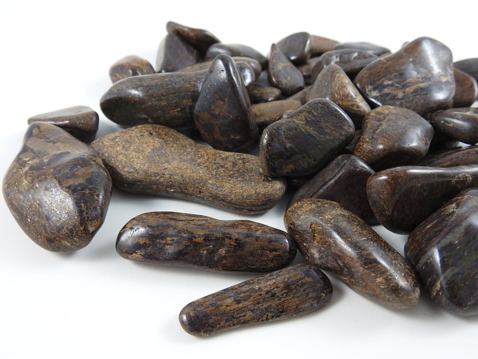 Natural Bronzite Stone (1 Piece) - Healing Crystal for Meditation, Stress Relief & Positive Energy - Perfect for Home Decor, Office Desk & Spiritual Practices